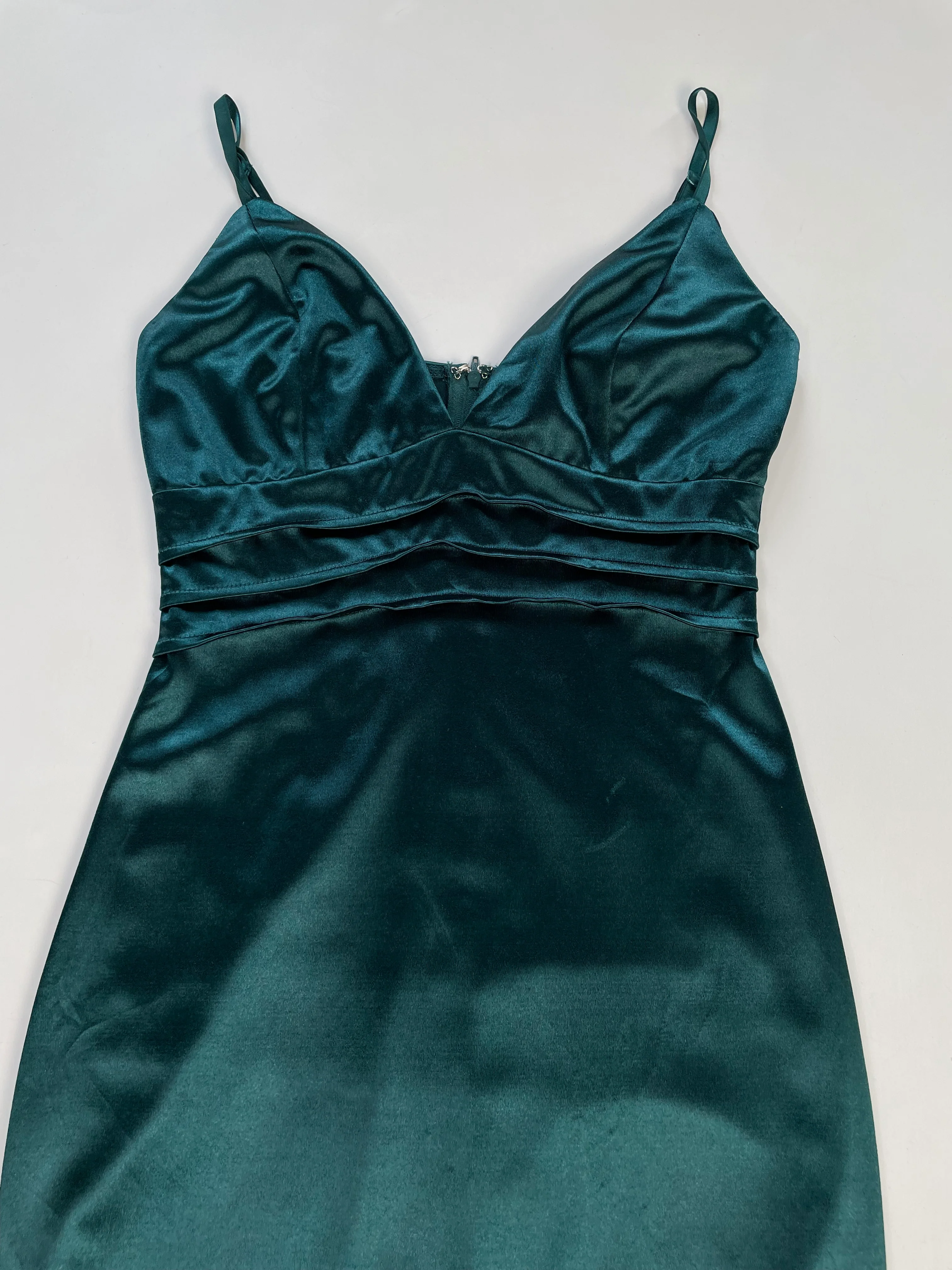 Windsor Satin Dress-Bust 28 to 30 - Image 2