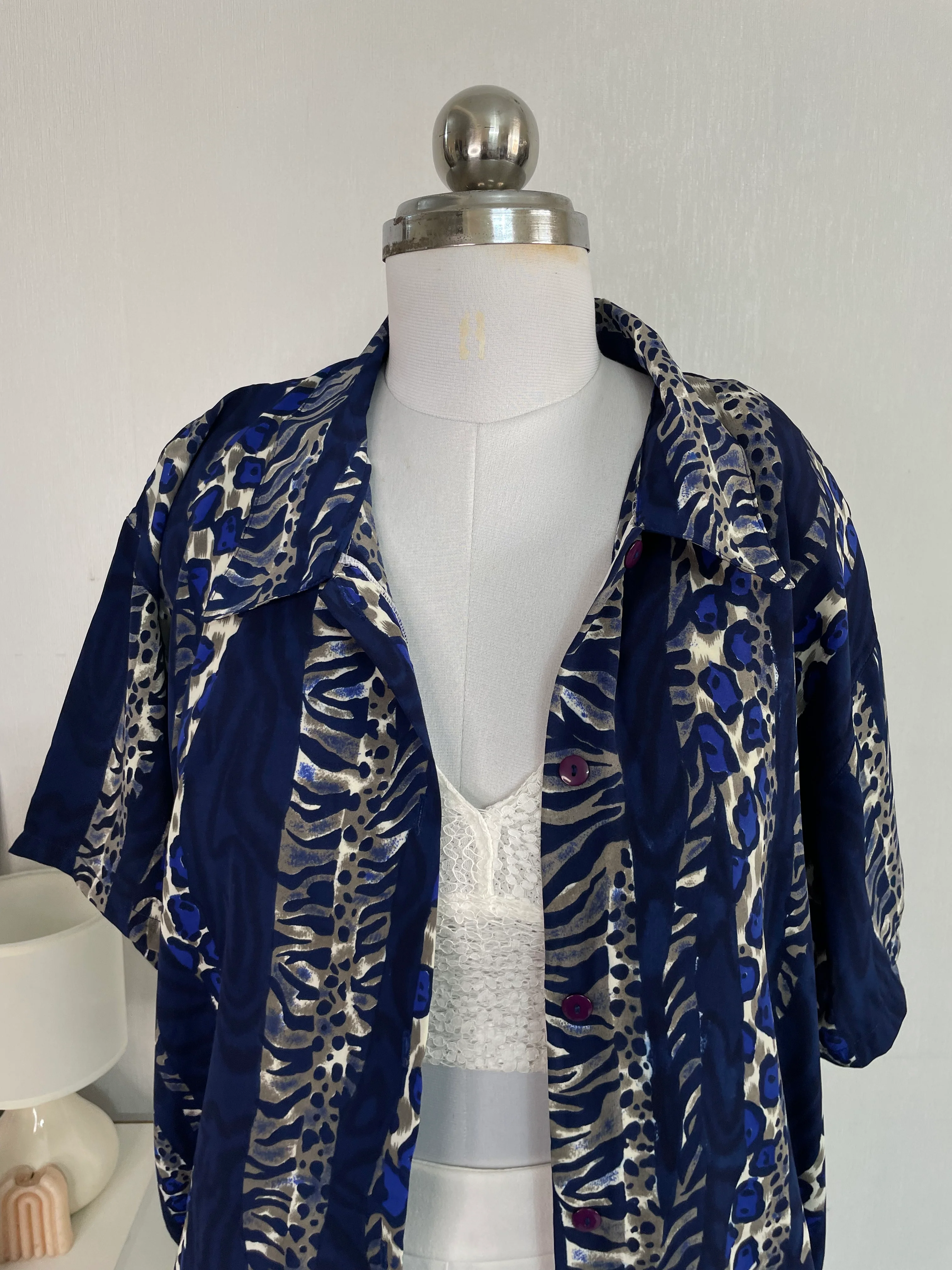 SHADES OF BLUE PRINTED SHIRT - BUST 42 - Image 2