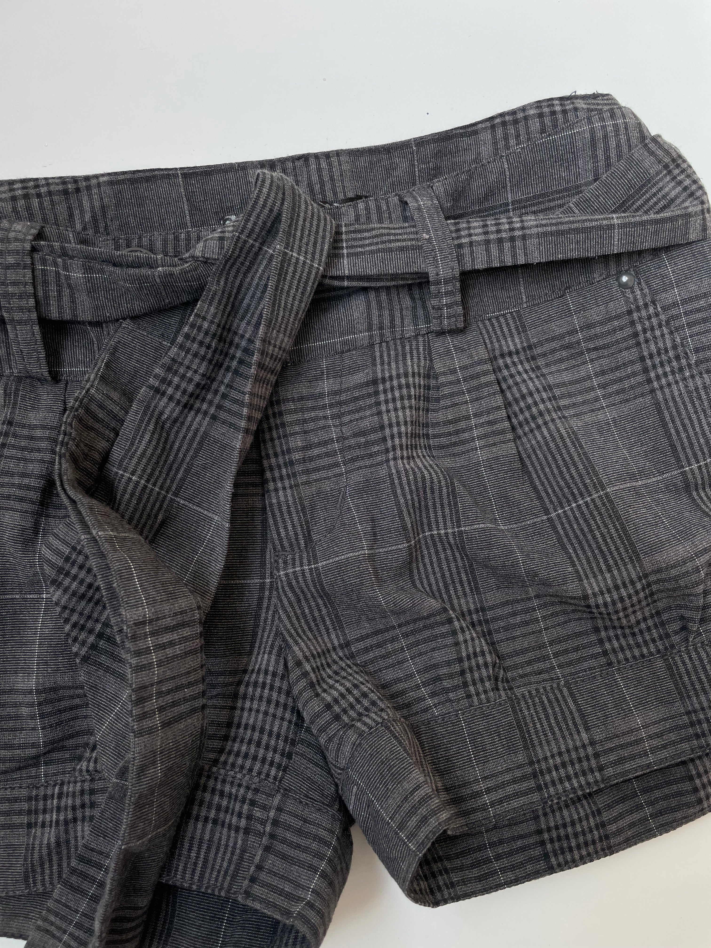 Stradivarius Shorts-Waist 32 - Image 2