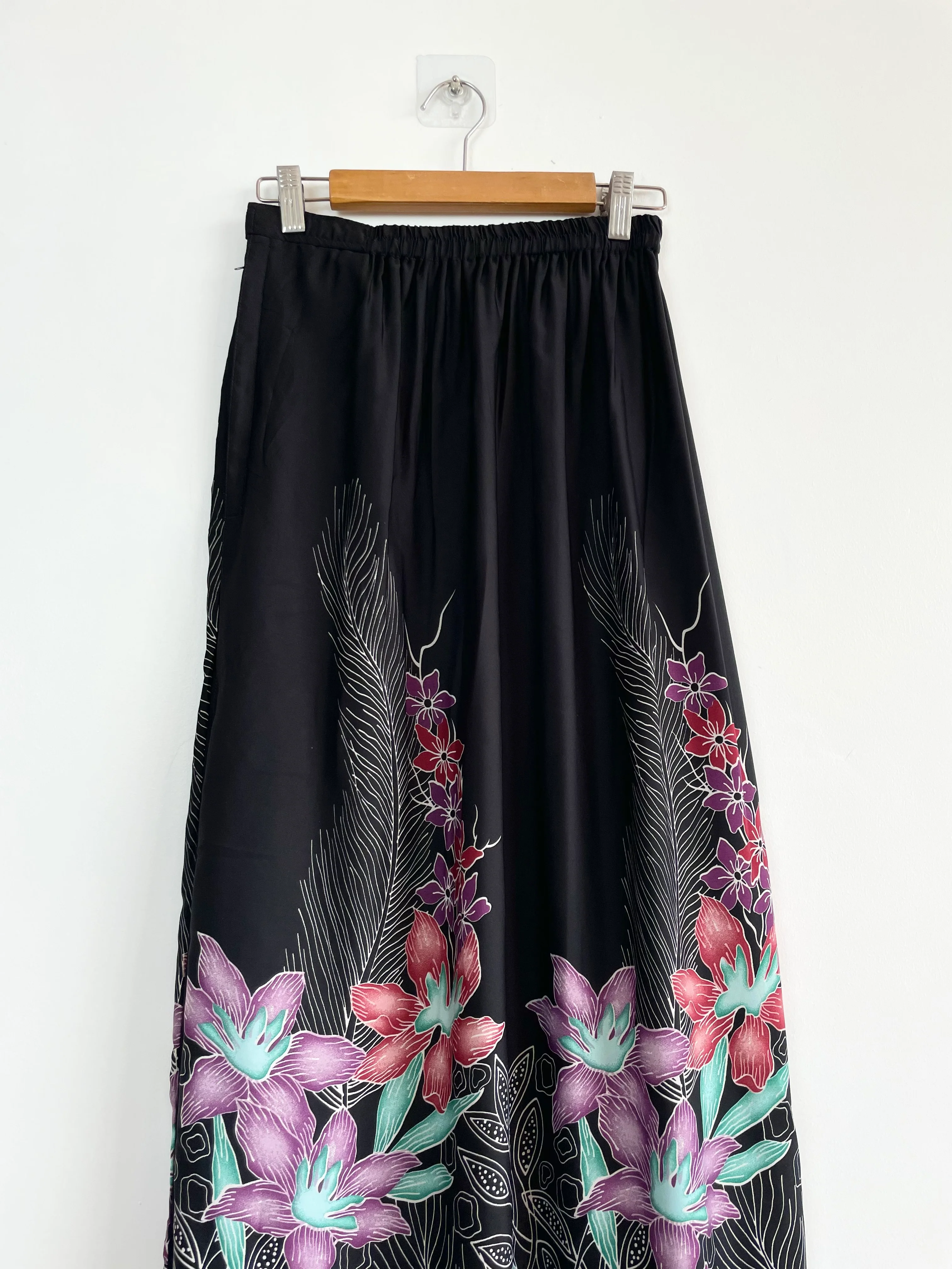 Black Flower Lady Skirt-Waist 26 to 30 - Image 2