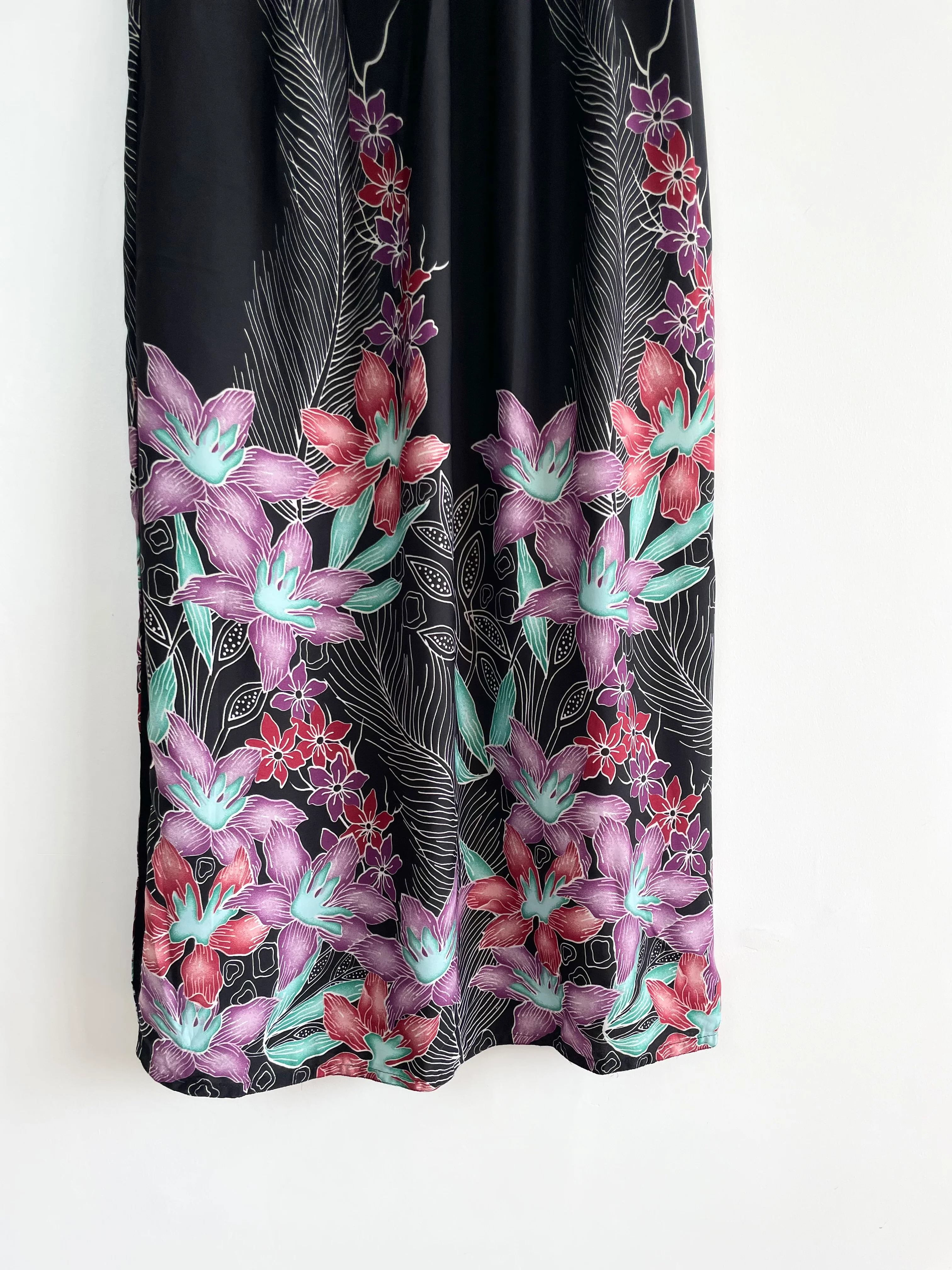 Black Flower Lady Skirt-Waist 26 to 30 - Image 3