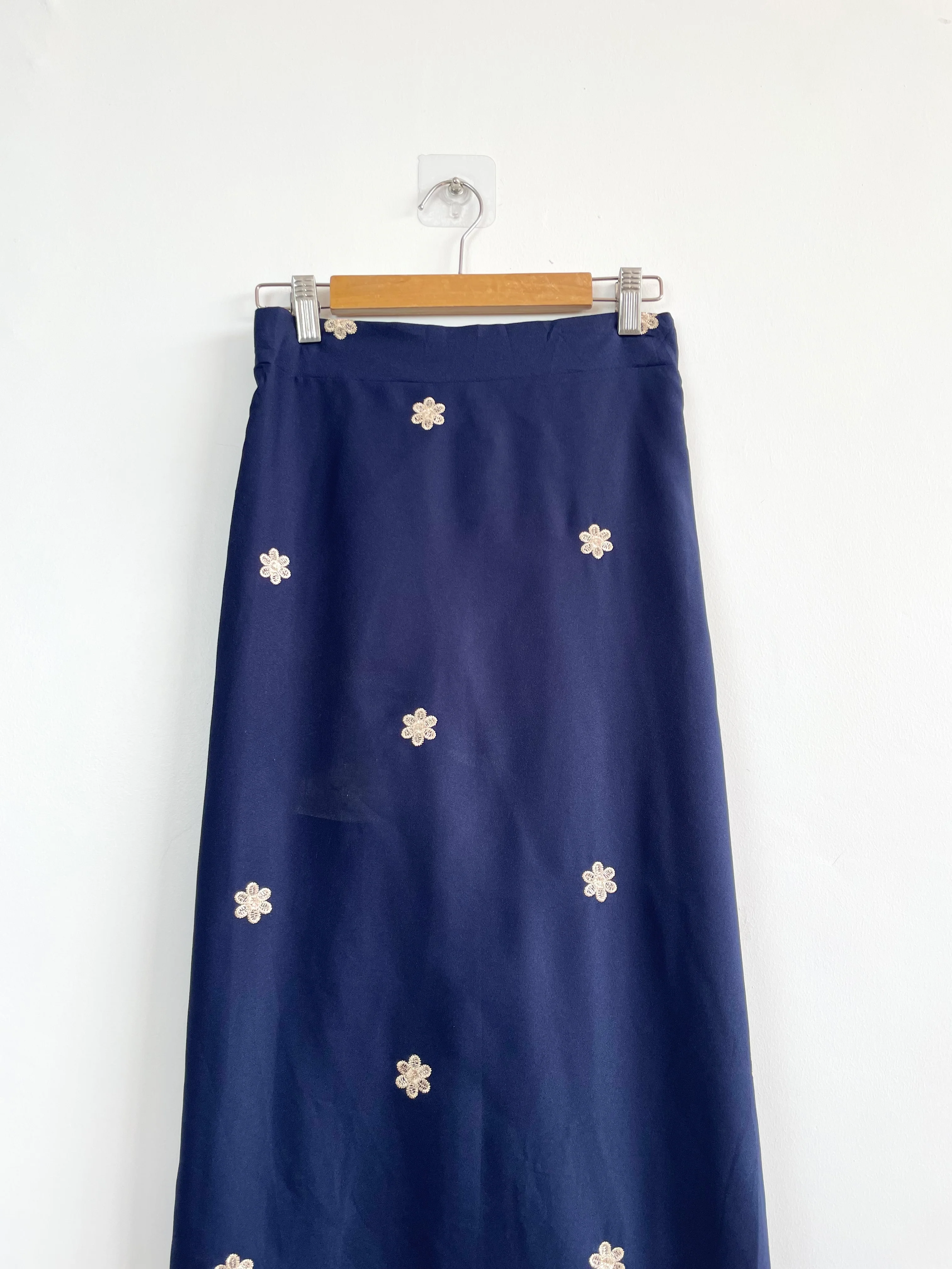 Embroidered Skirt-Waist 26 to 28 - Image 2