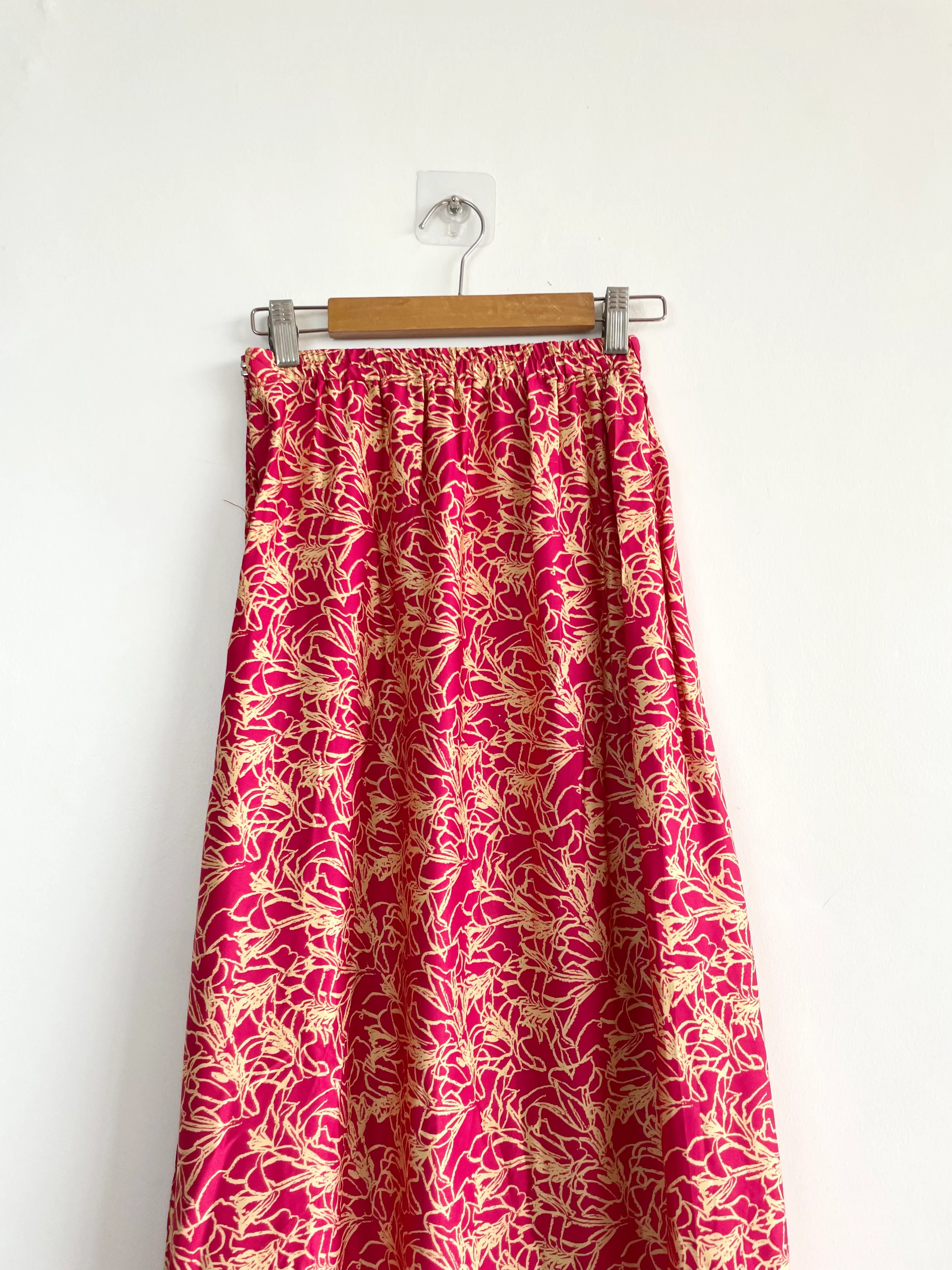 Pink Abstract Satin Skirt-Waist 24 to 28 - Image 2