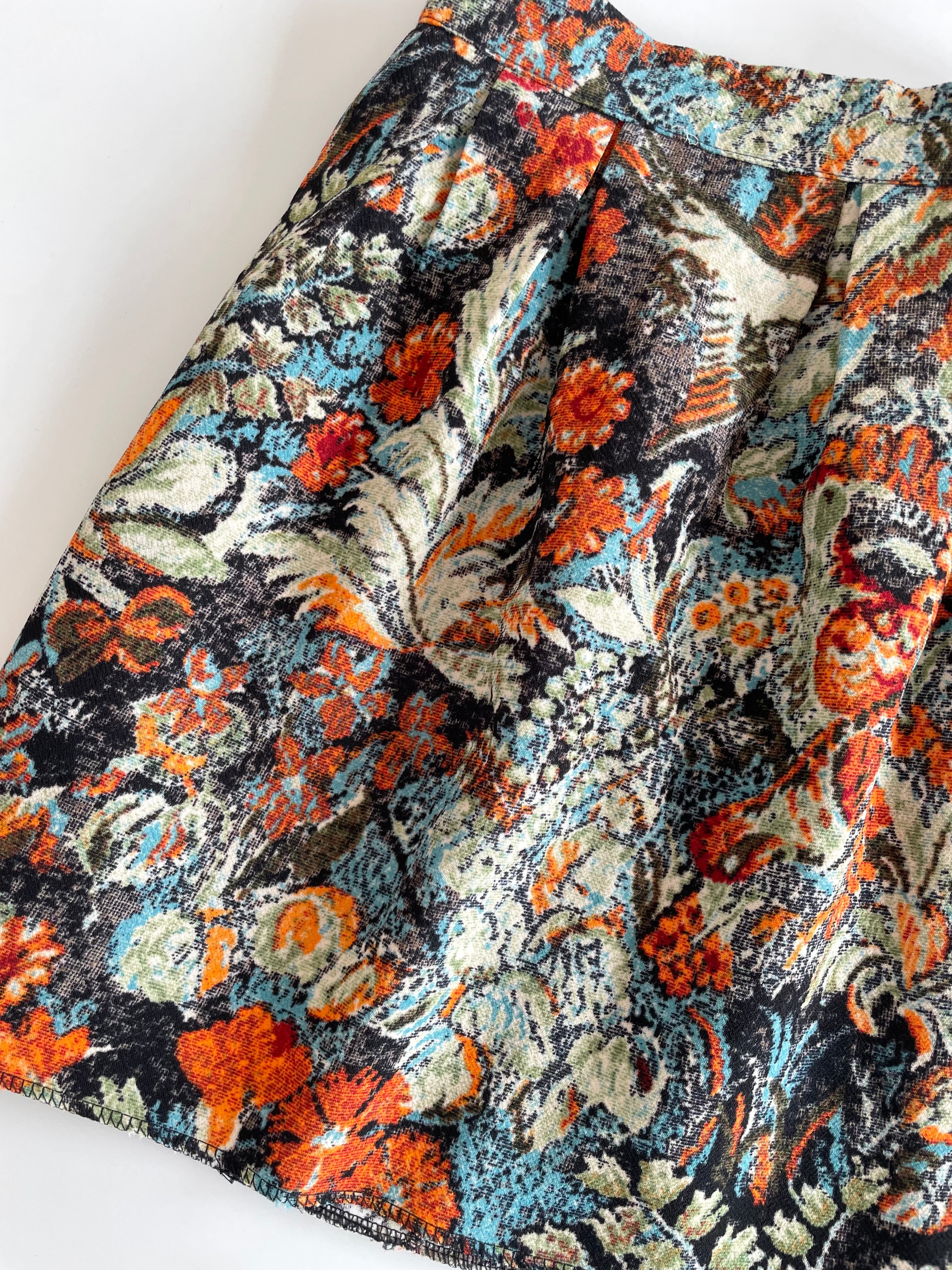 The Shew Vintage Skirt-Waist 26 to 28 - Image 3