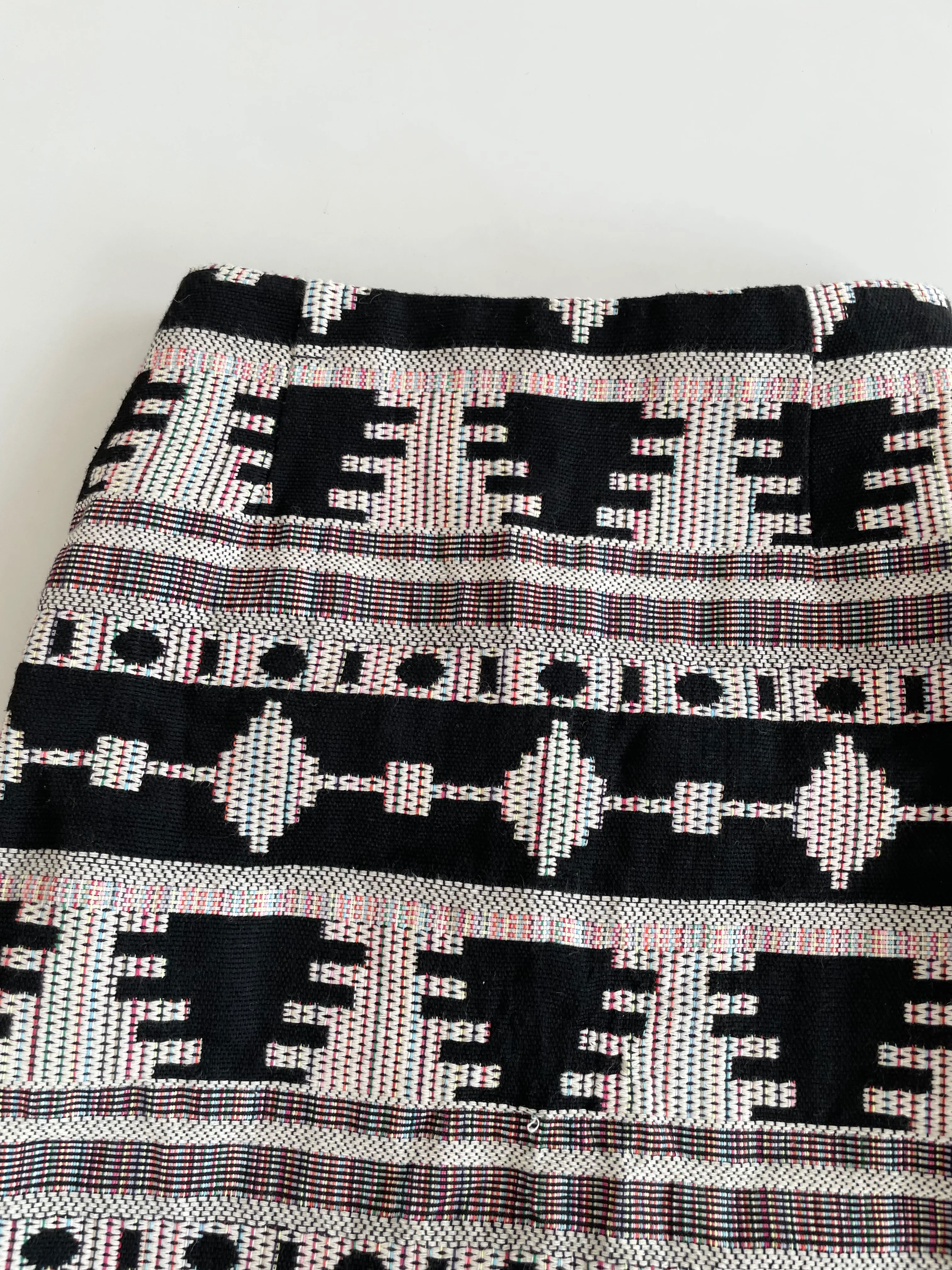 Jacquard Skirt-Waist 24 to 26 - Image 3