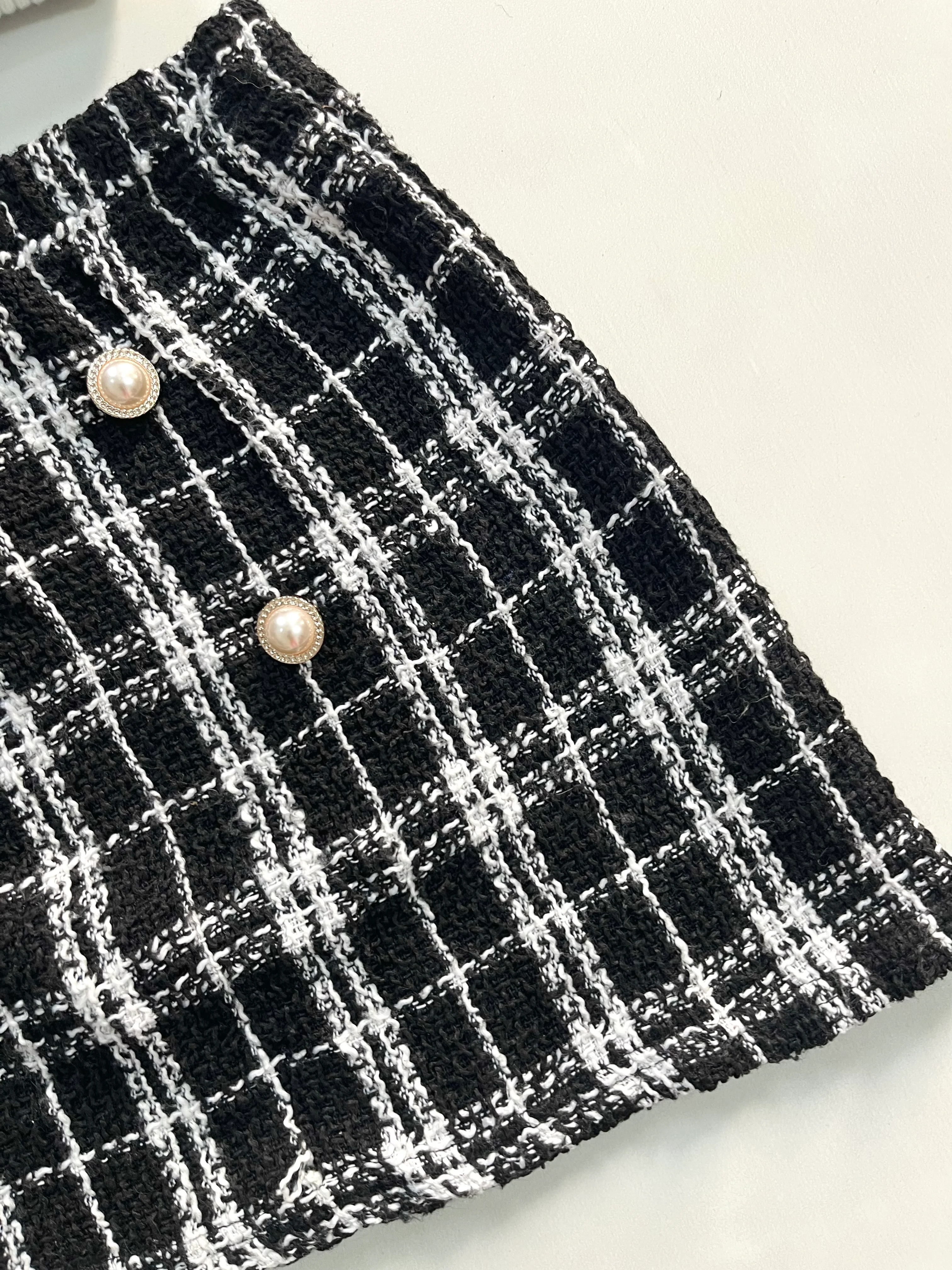 Tweed Skirt-Waist 22 to 24 - Image 3