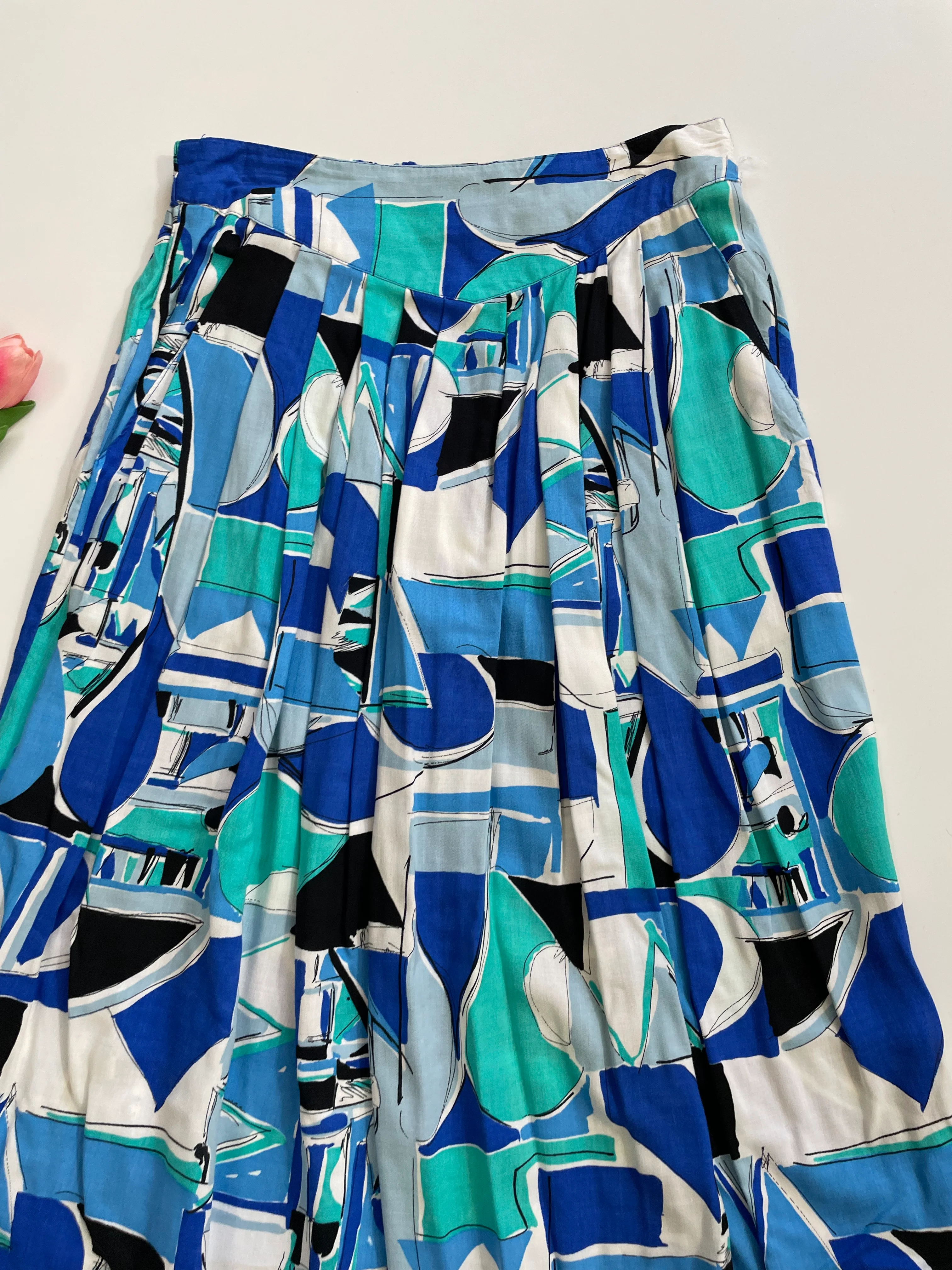 Abstract Skirt-Waist 28 to 30 - Image 2