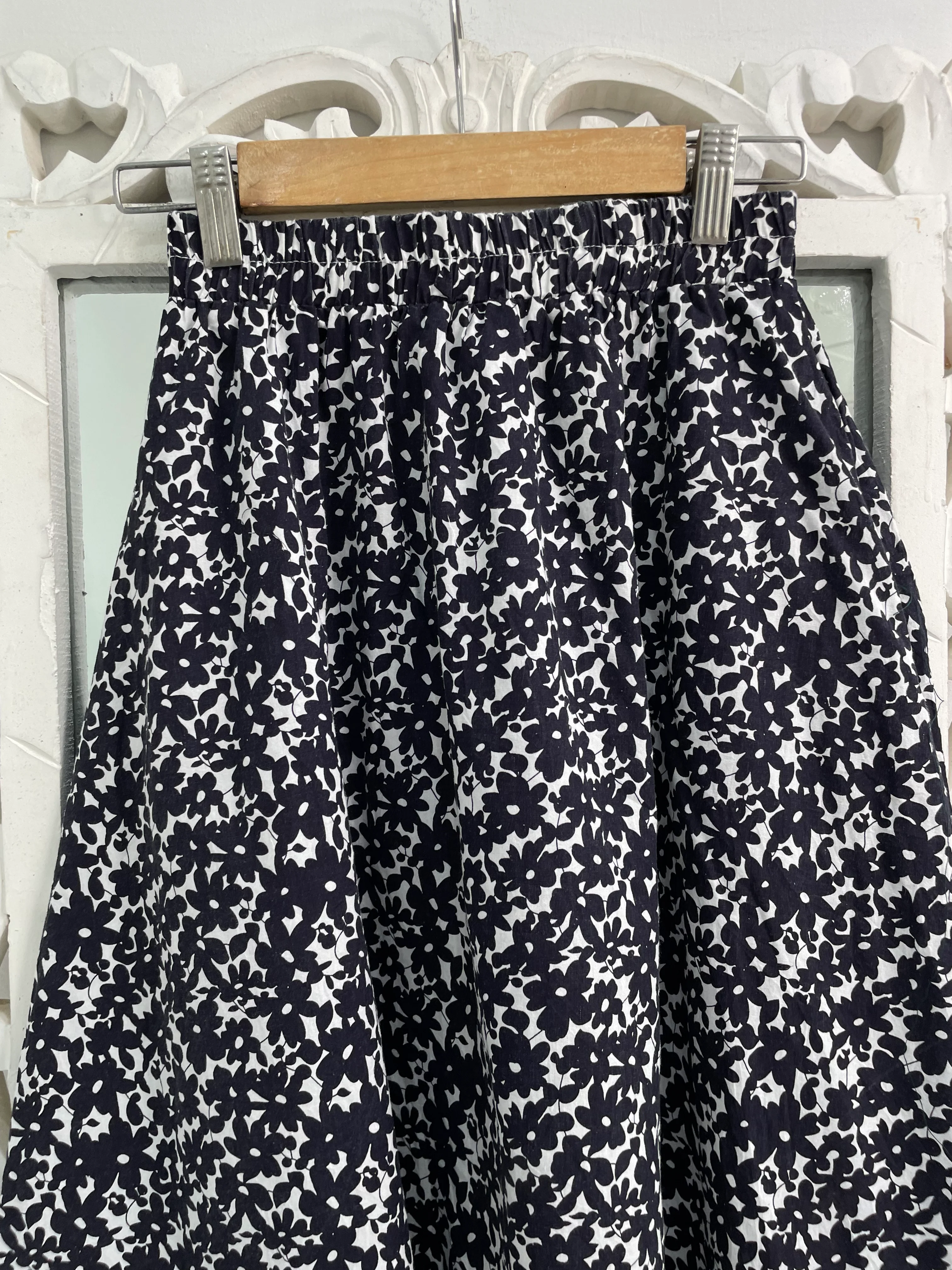 Skirt-Waist 24 to 28 - Image 2