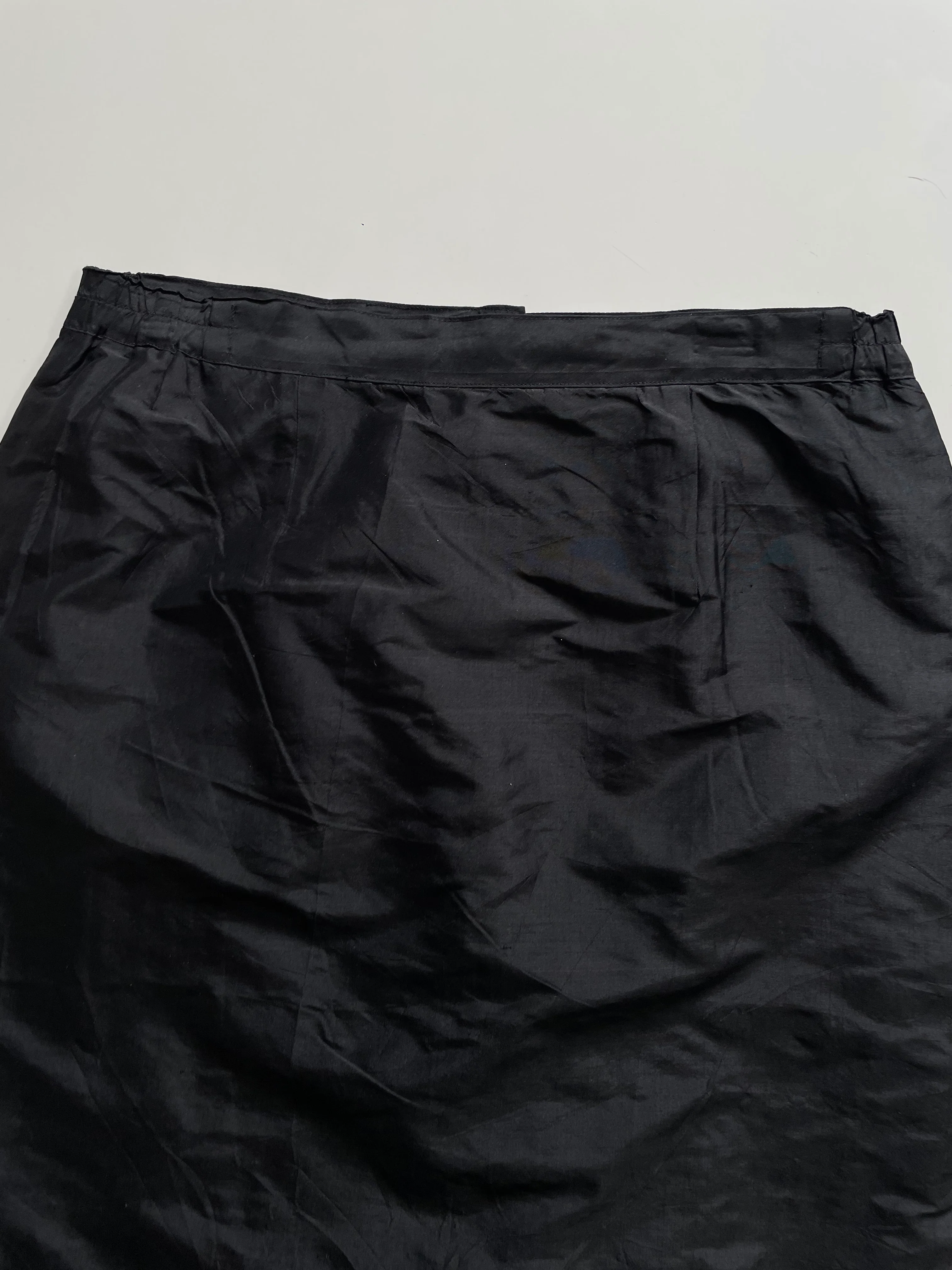 SOLID BLACK SKIRT - WAIST 30 - Image 2