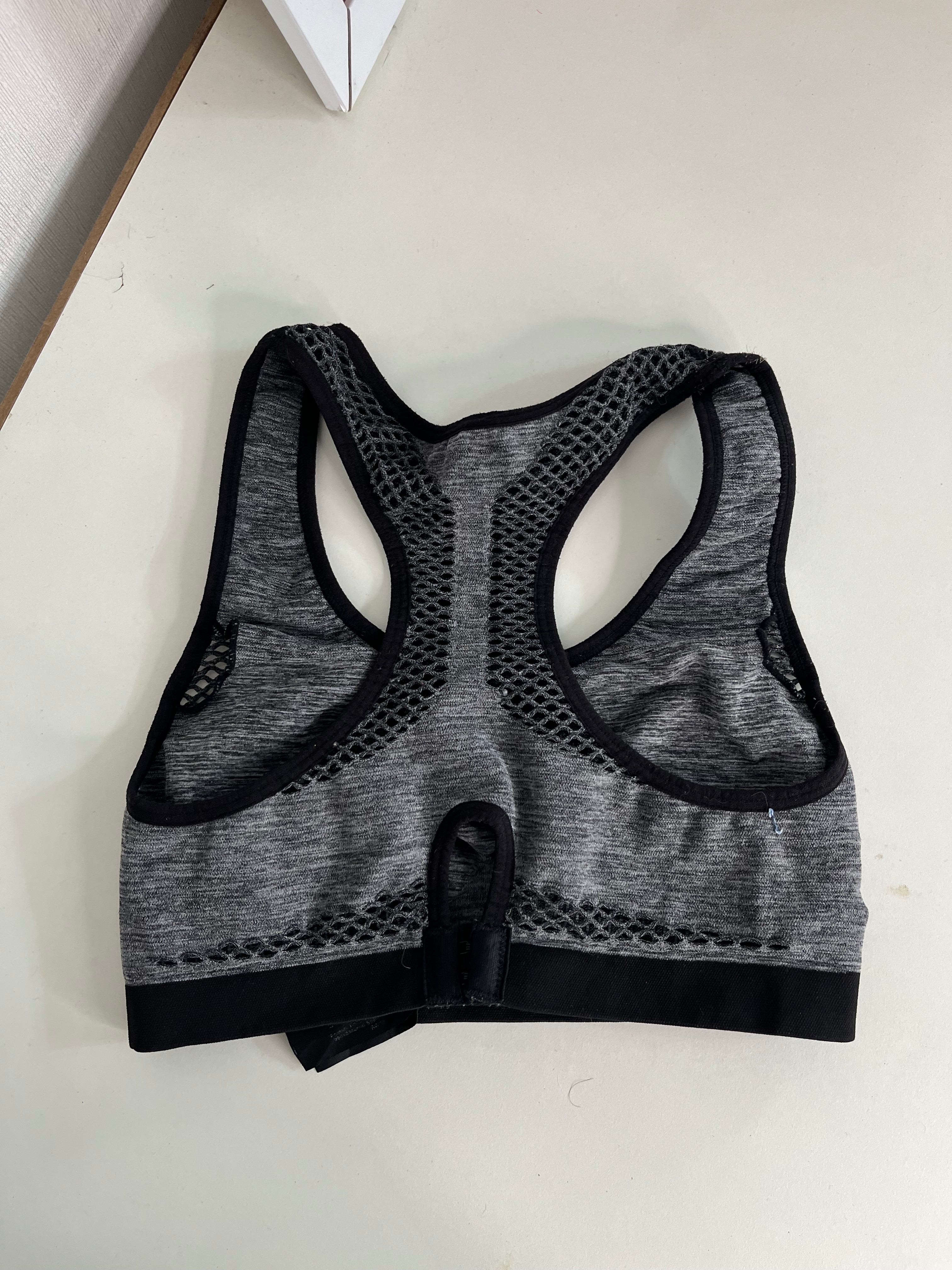 SPORTS BRA - BUST 30 to 32 - Image 3
