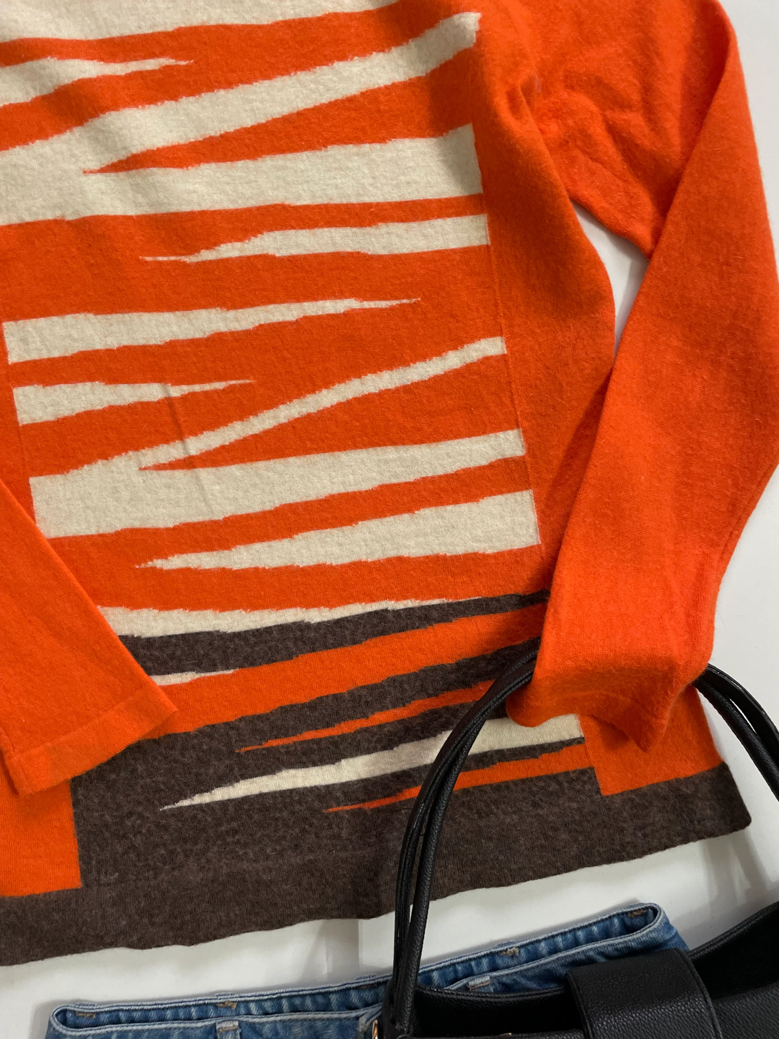 Soft printed sweater - bust 30 to 32 - Image 3