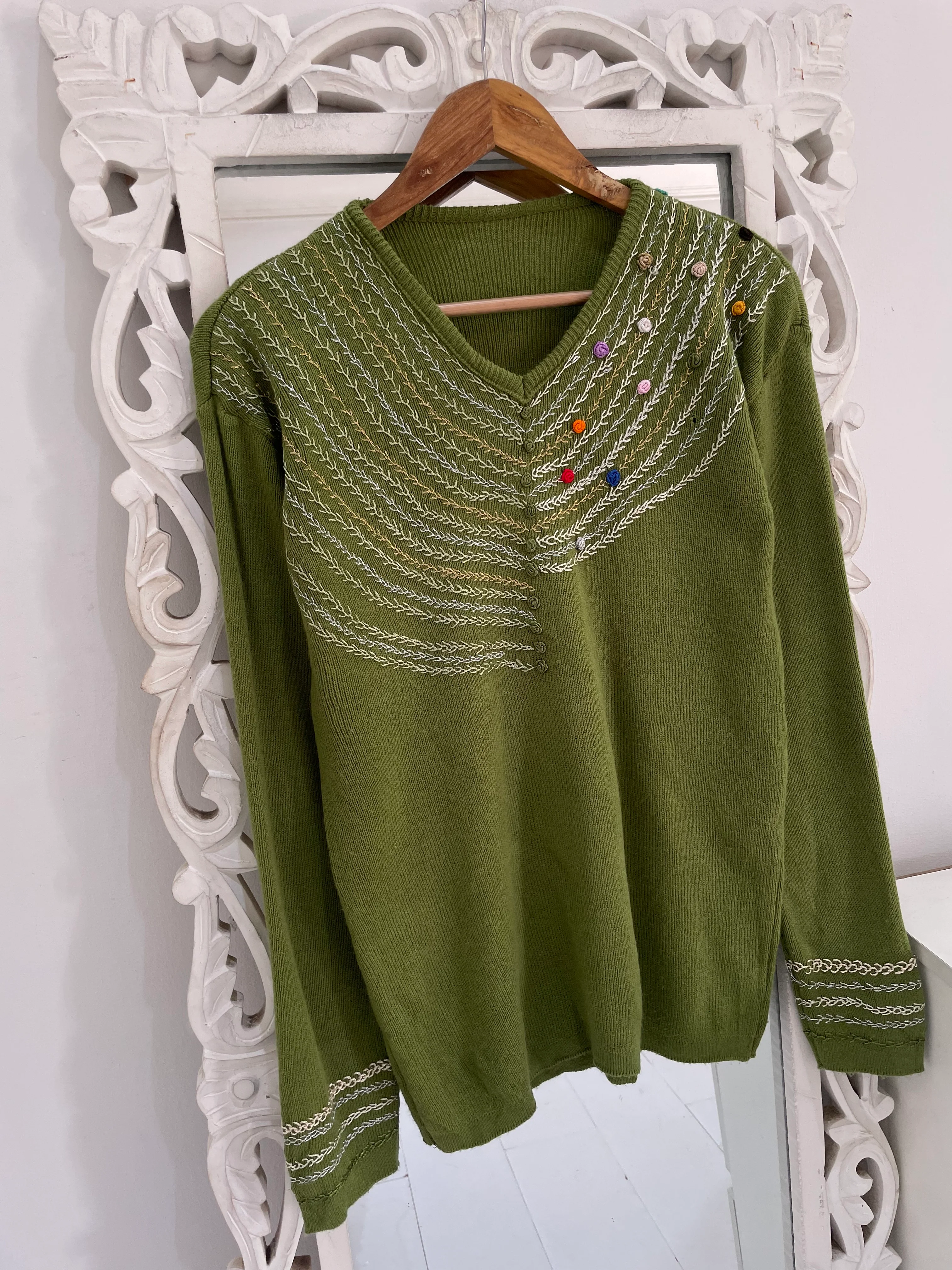 Embroidered Sweater-Bust 40