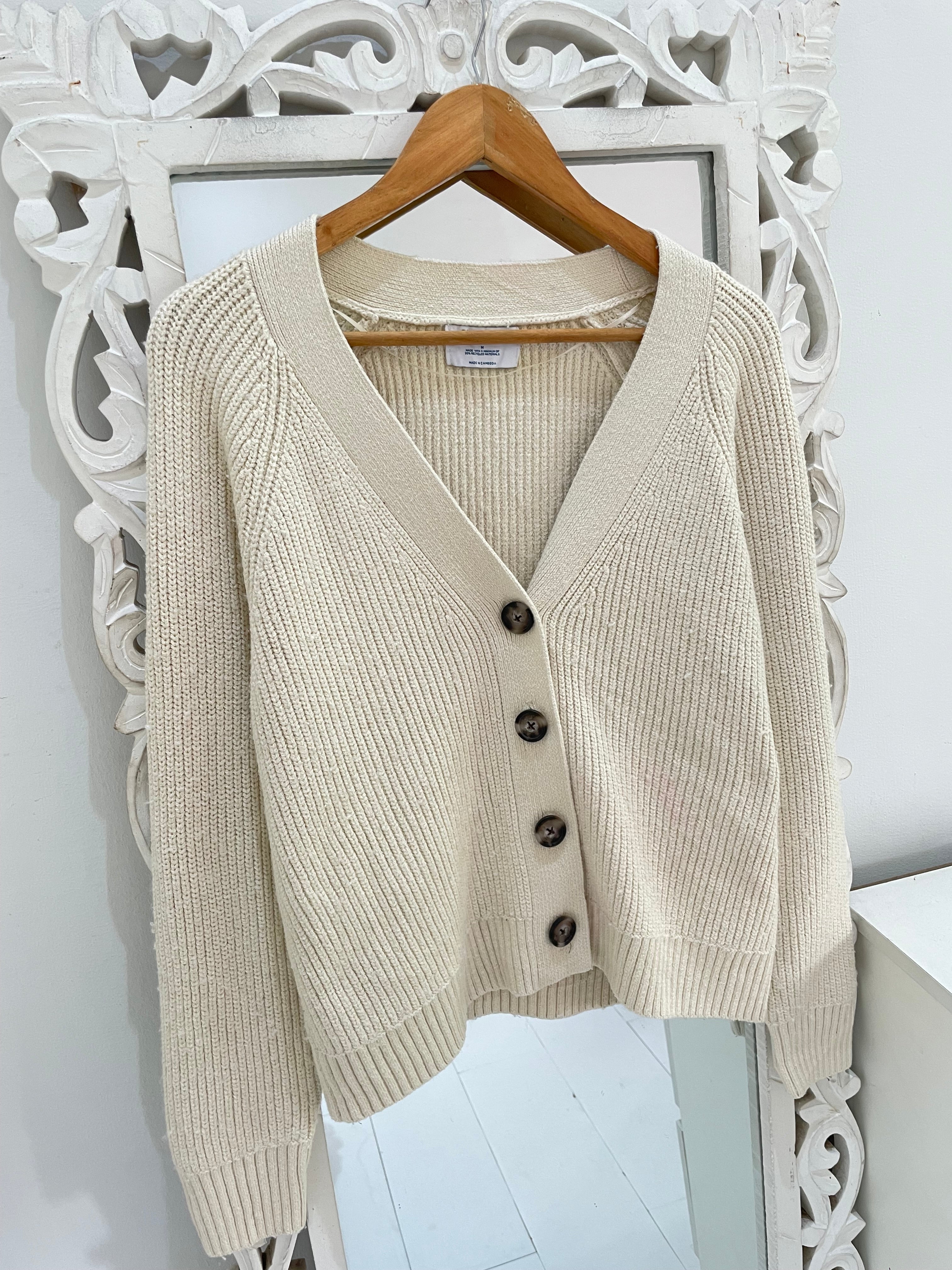 Old Navy Sweater-Bust 42
