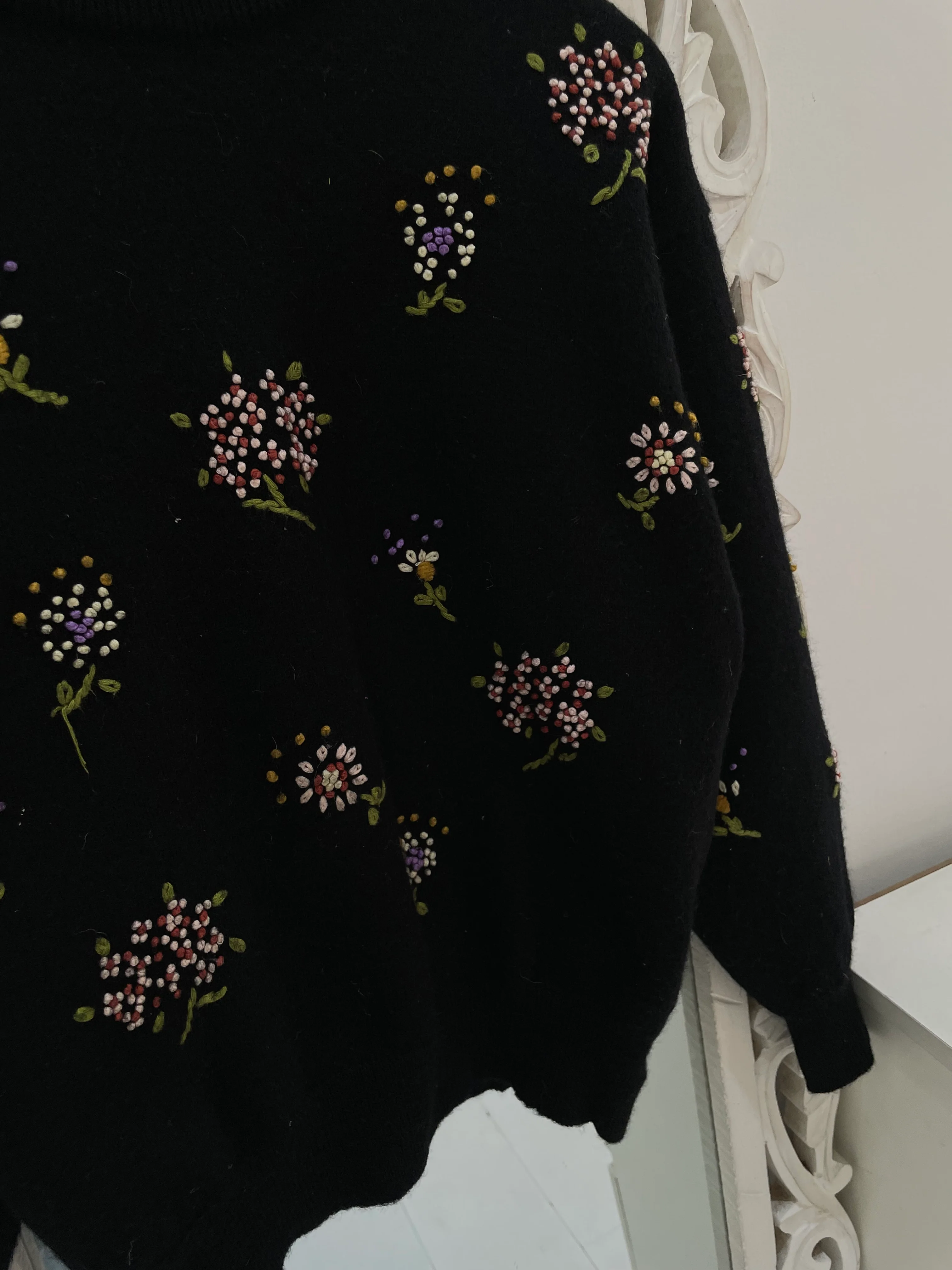 100% Wool Embroidered Sweater-Bust 40 - Image 2