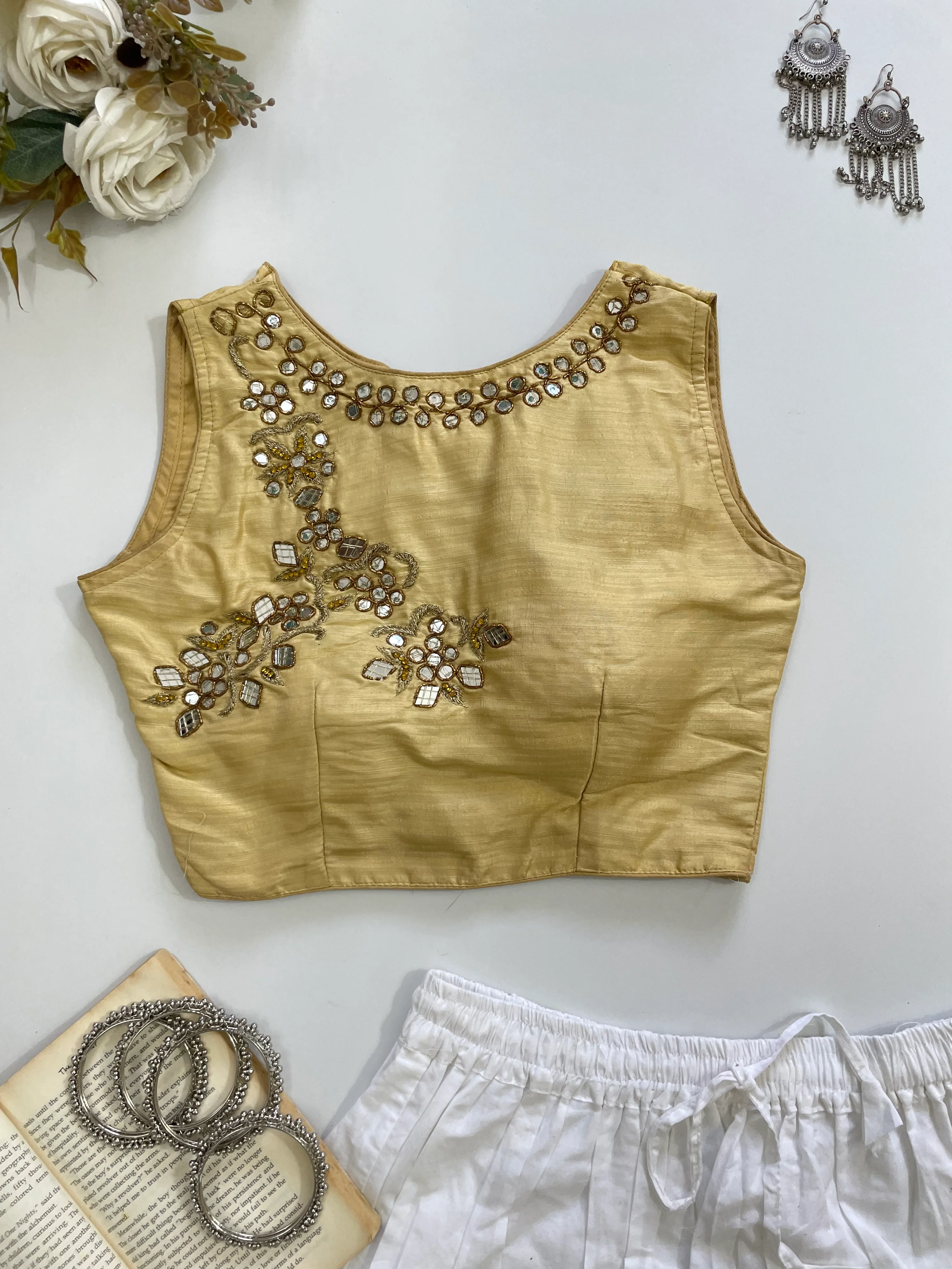Desi Top-Bust 32