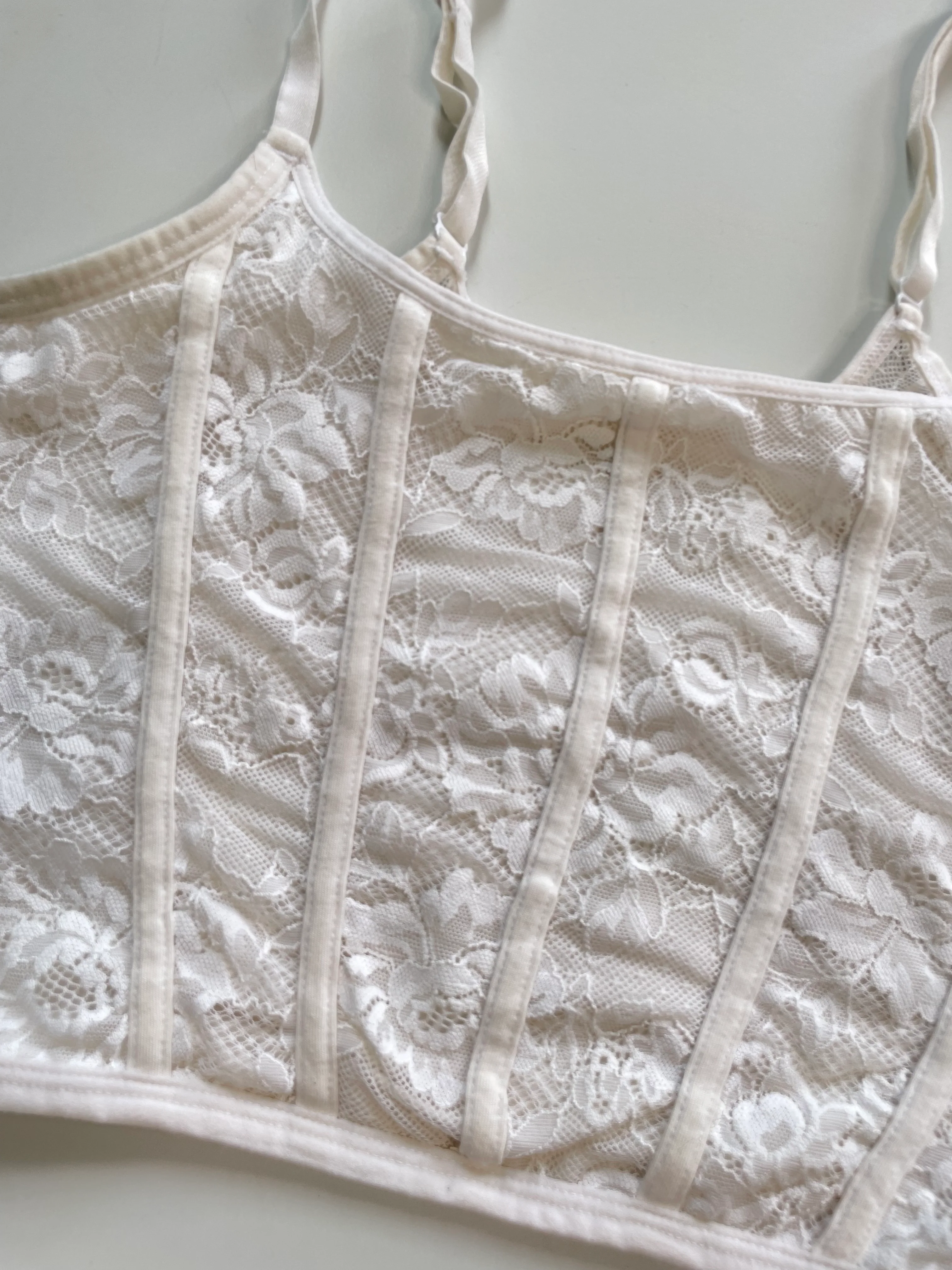 Lacy Top-Bust 28 to 30 - Image 3