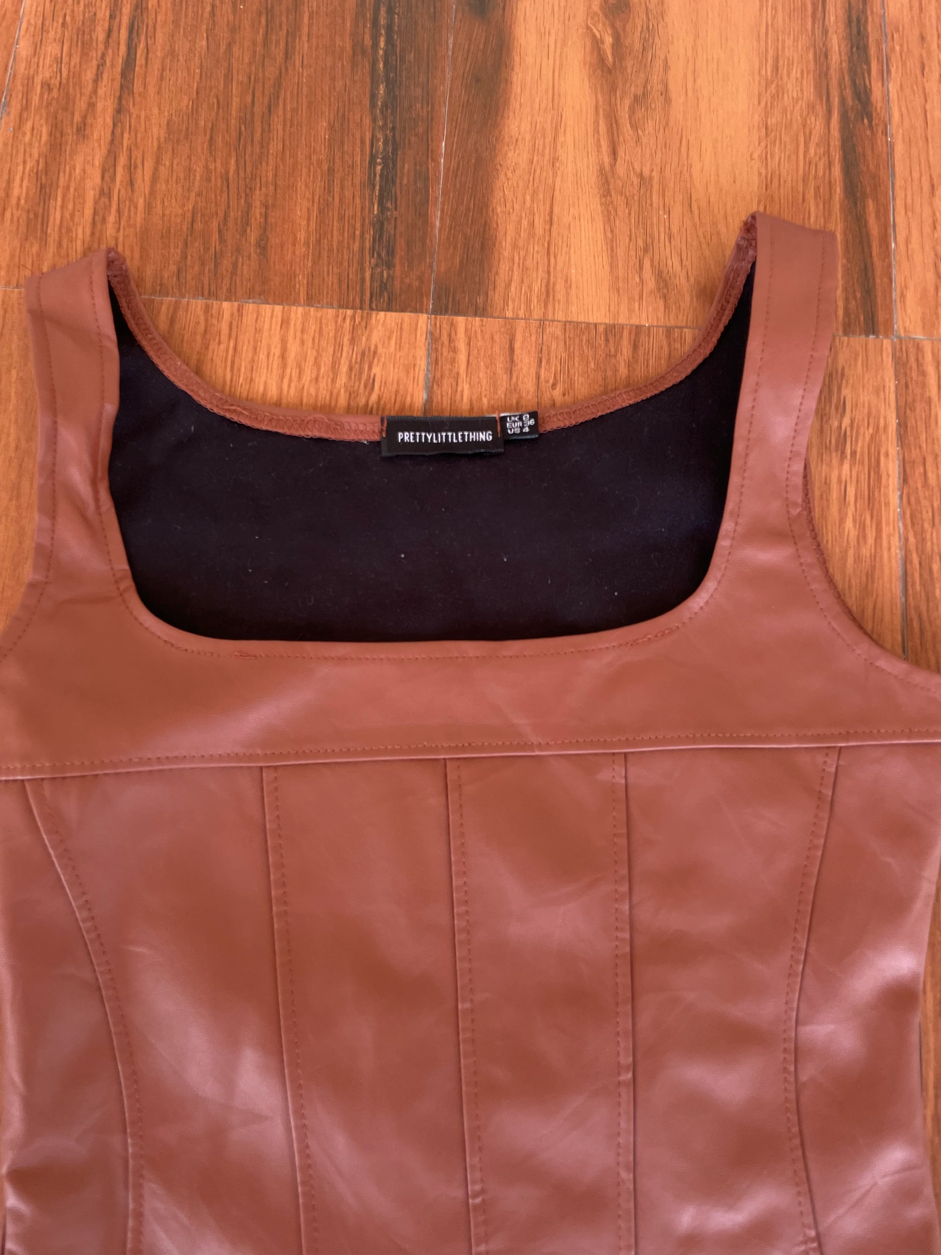 Pretty Little Thing Top-Bust 32 - Image 2