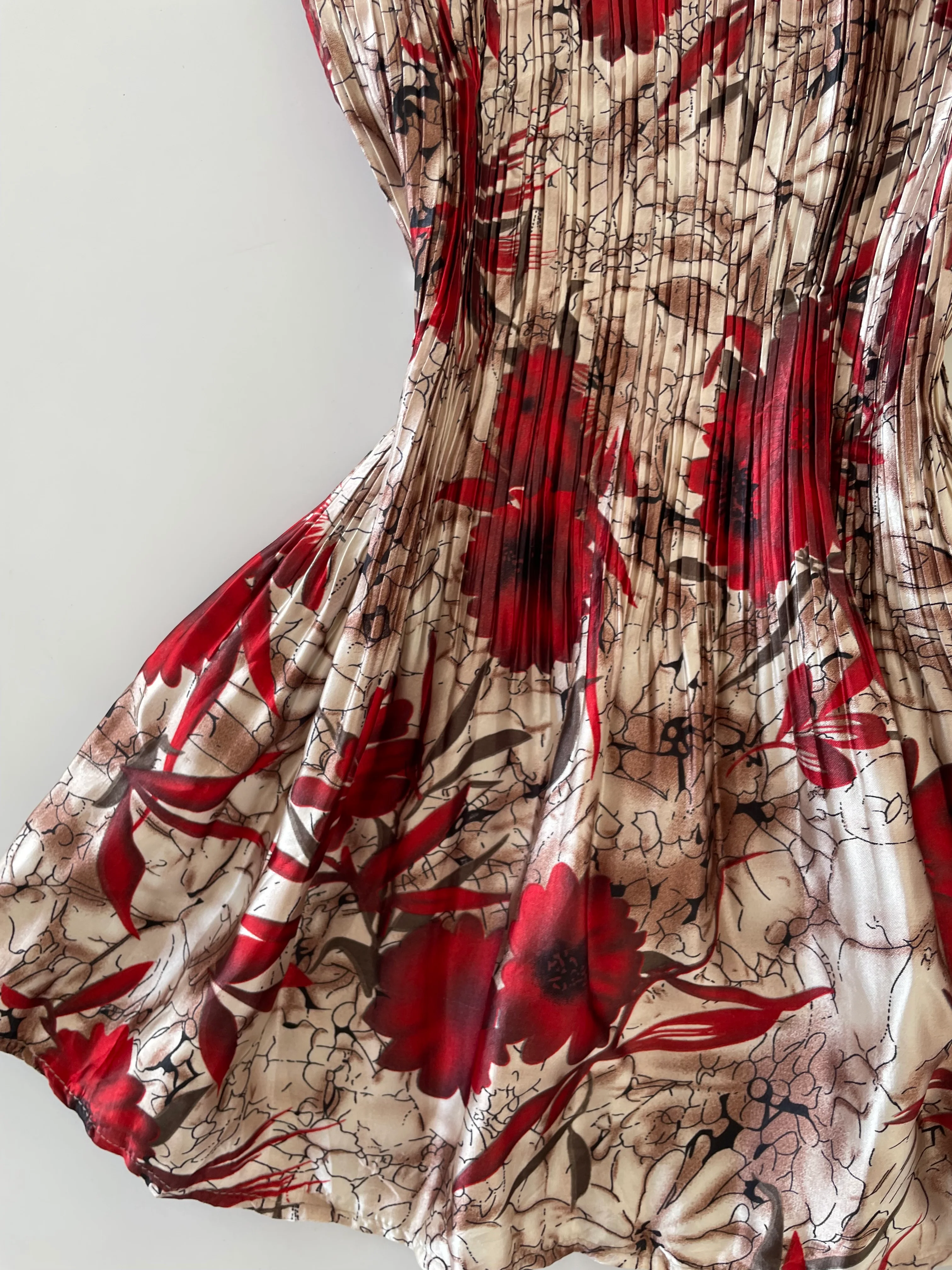 Vintage Pleated Top-Bust 32 to 36 - Image 3