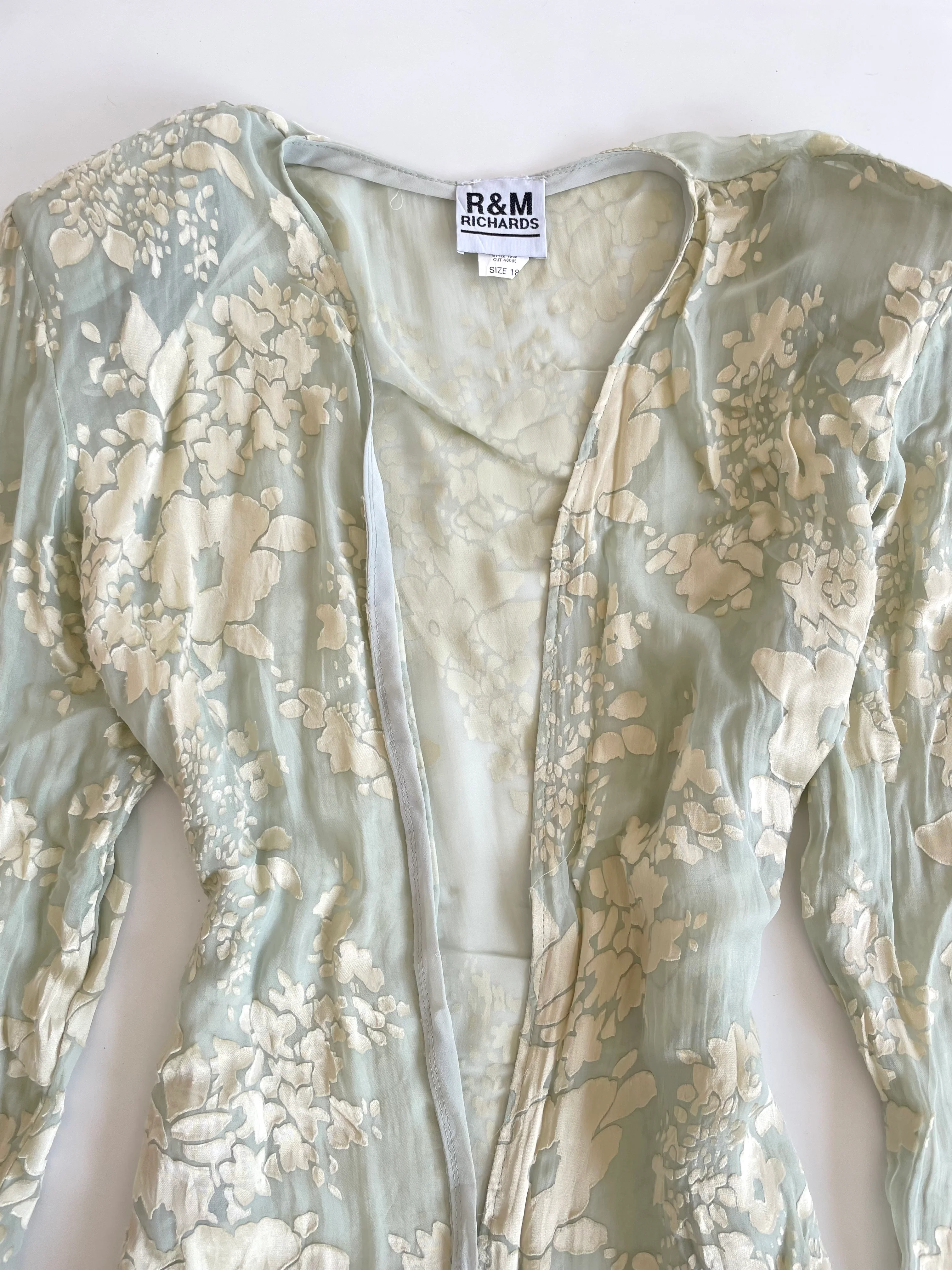 100% Silk R&M Richards Shrug-Bust 44 - Image 2