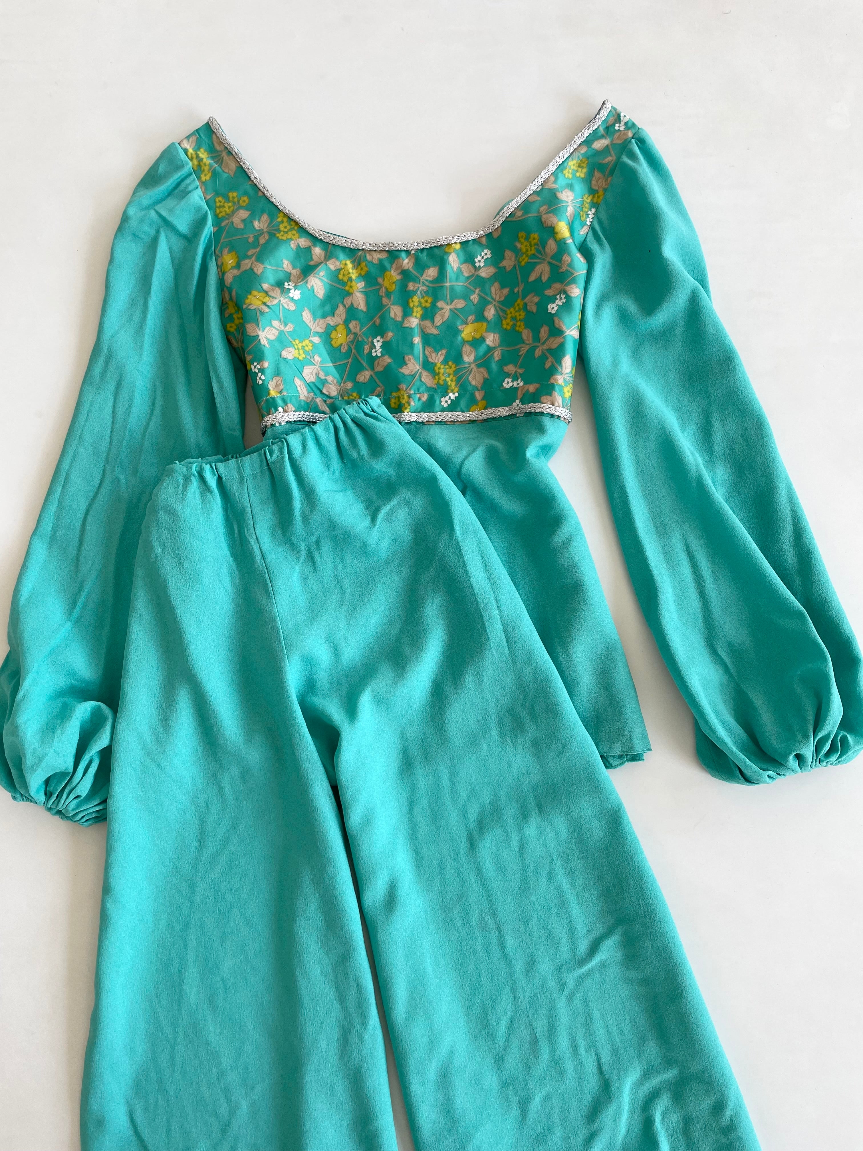 Vintage Pair-Bust 34 Waist 26 to 30 - Image 2