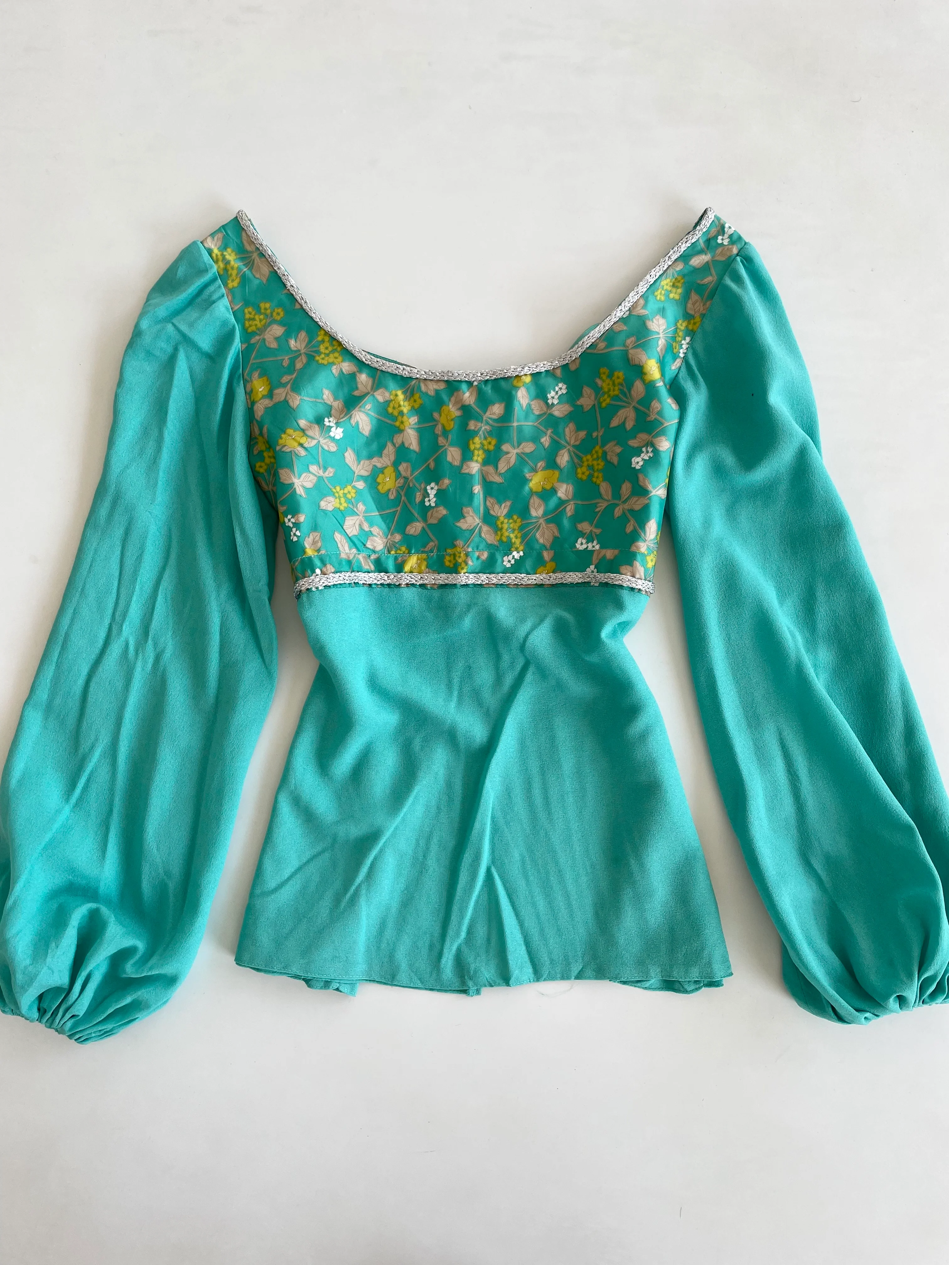 Vintage Pair-Bust 34 Waist 26 to 30 - Image 4