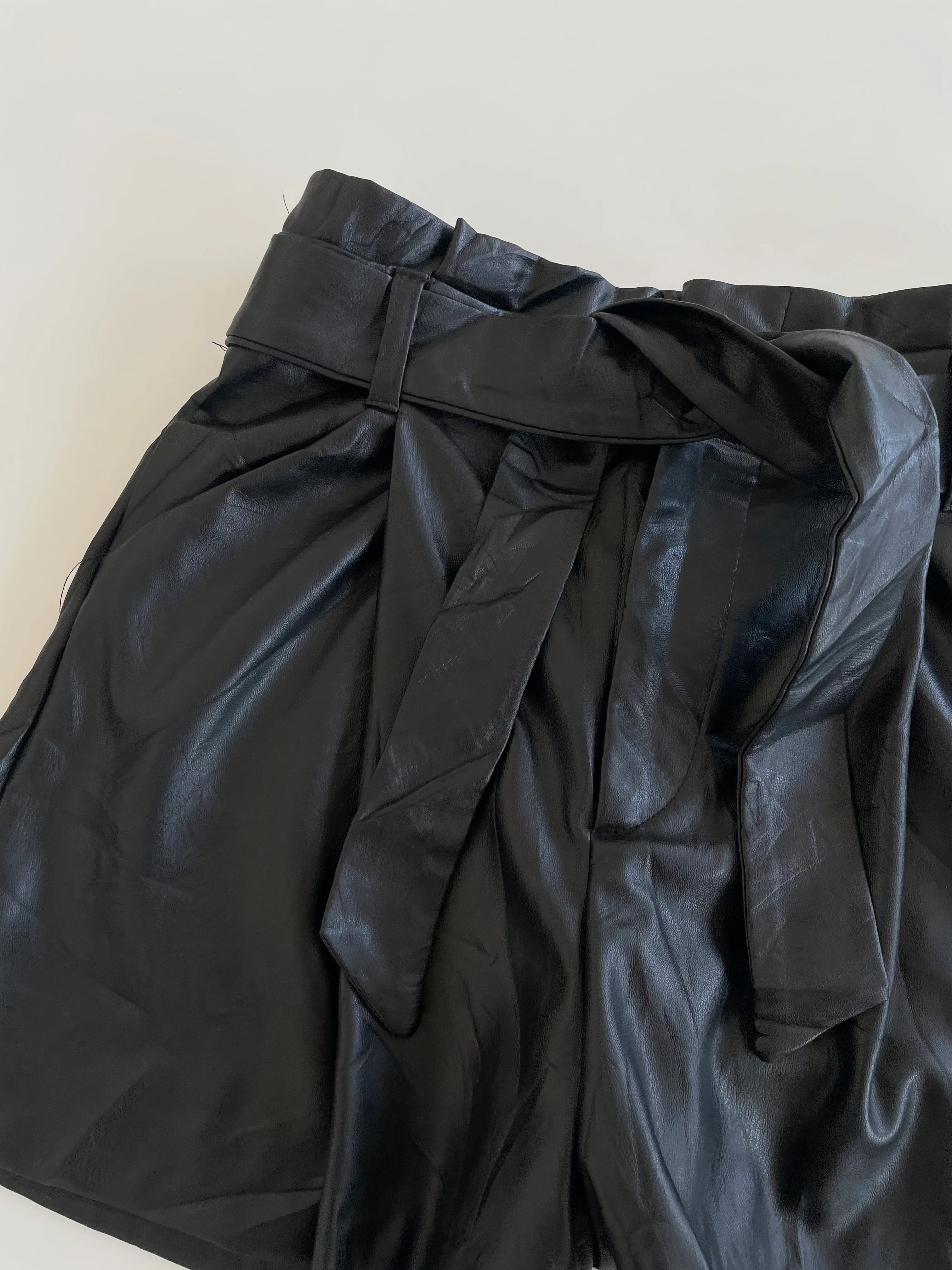 Zara Shorts - Bust 28 - Image 3