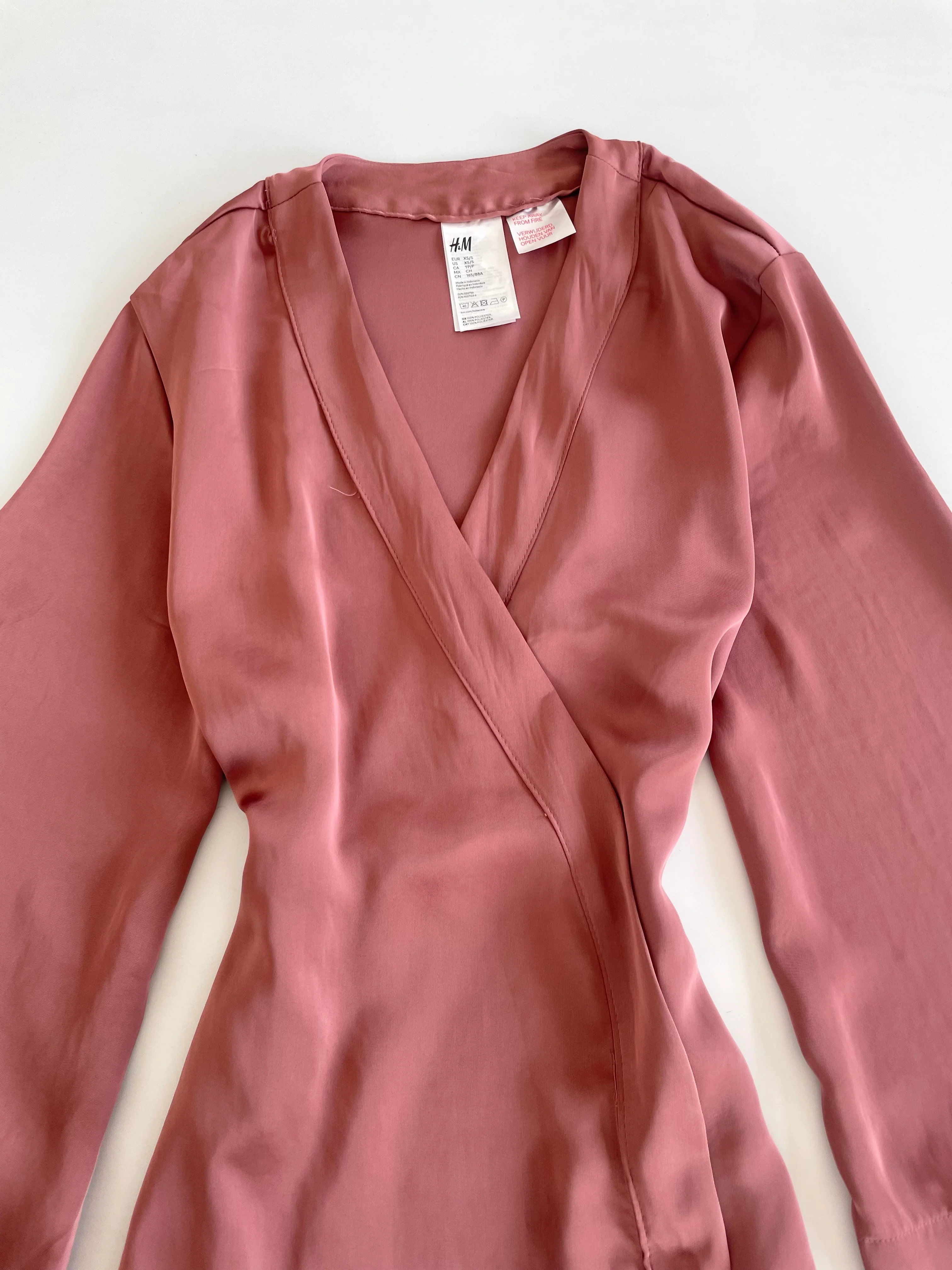H&M Satin Loungewear With Belt-Bust 38 - Image 2