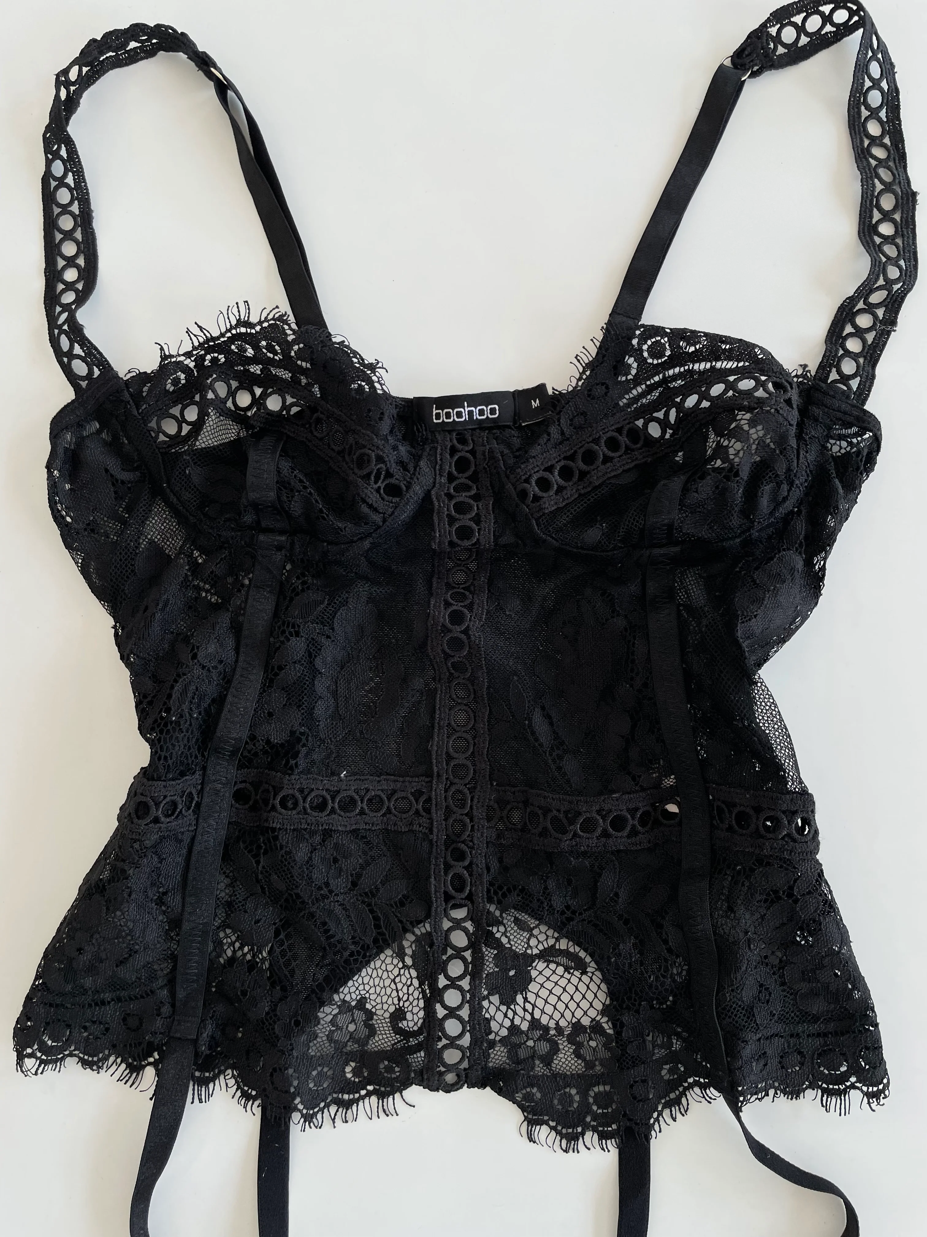 Boohoo Lace Top-Bust 30 to 32 - Image 3
