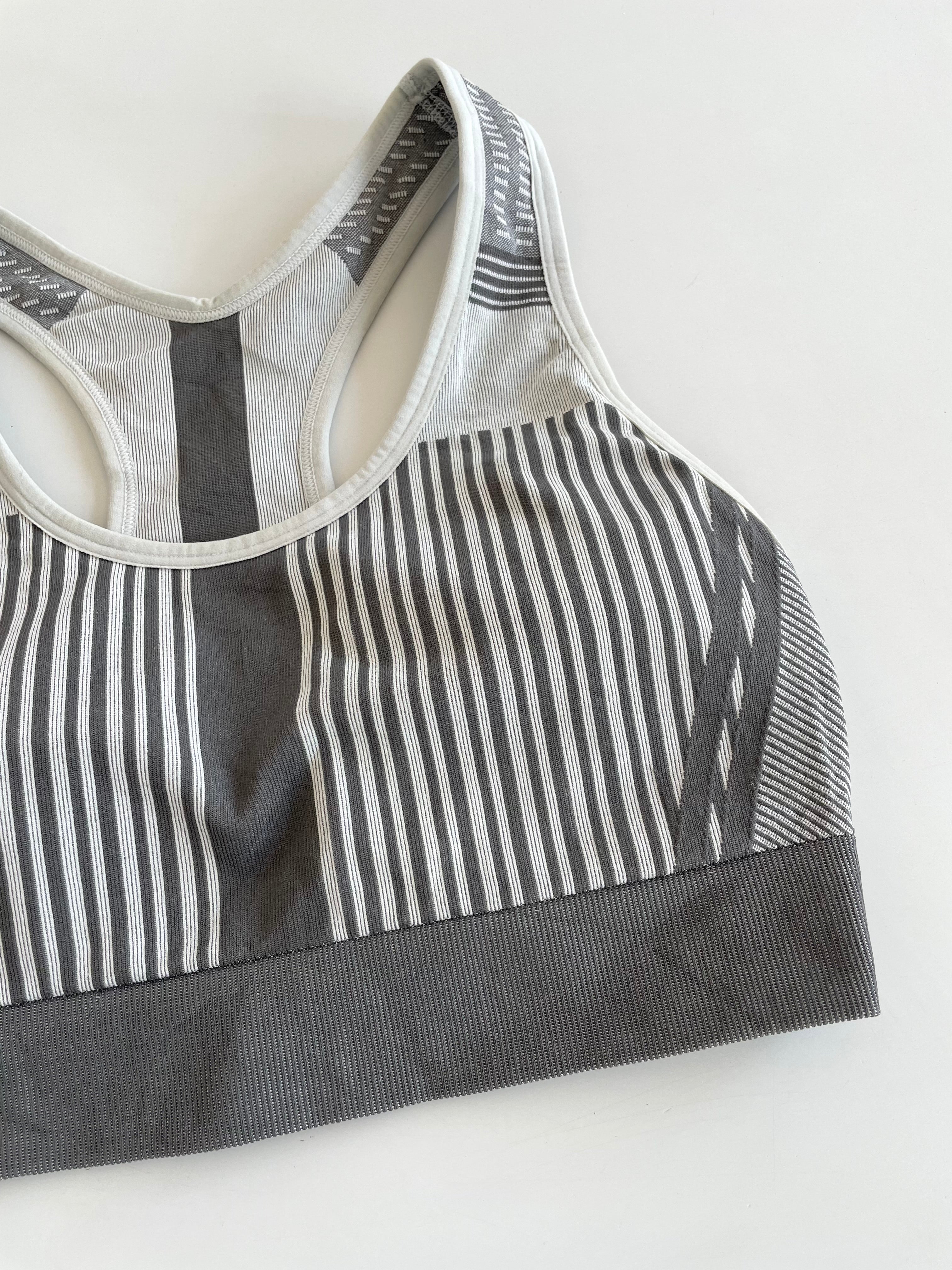 Sports Bra-Bust 30 to 32 - Image 2