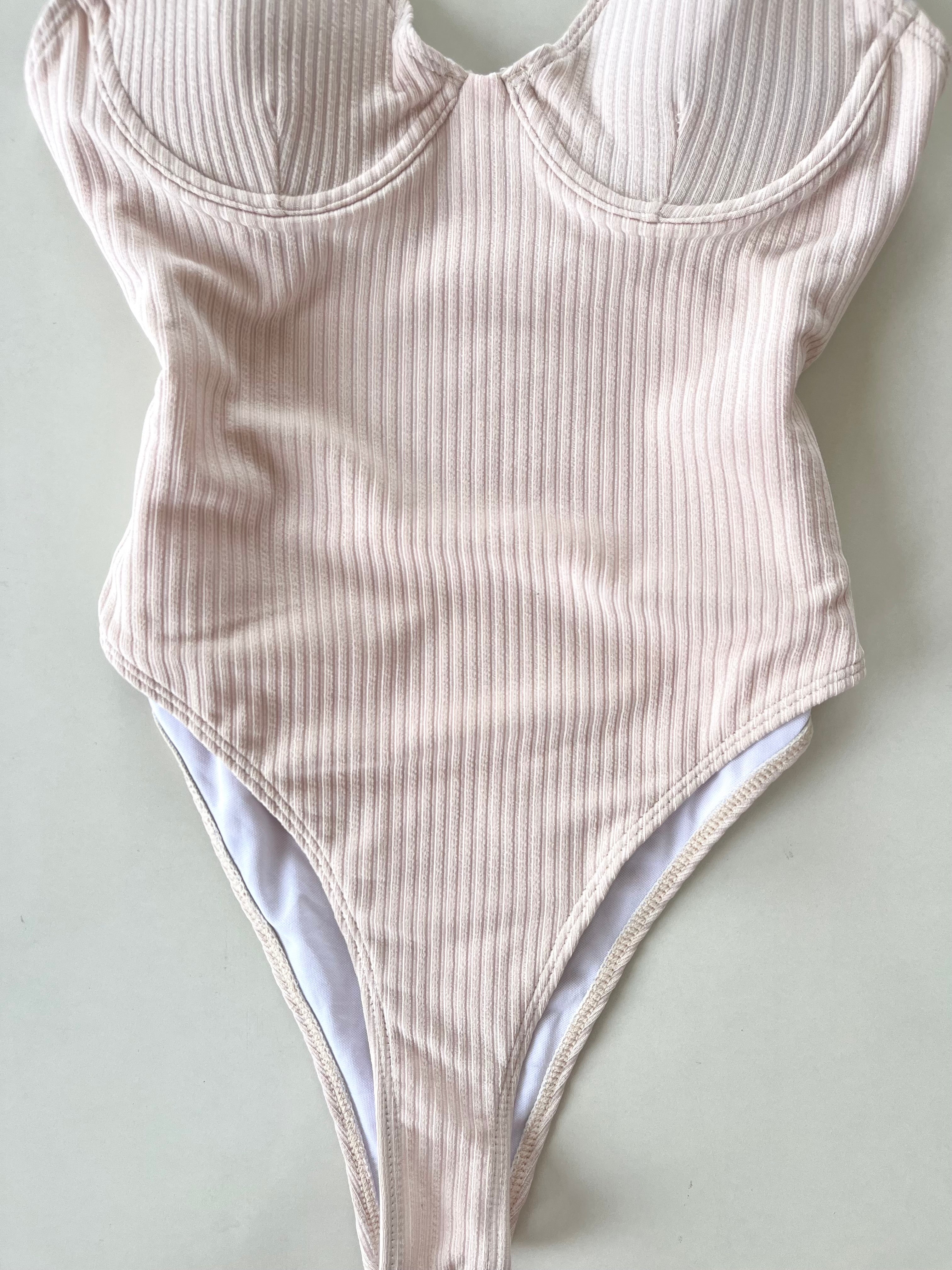 Swimsuit-Bust 30 to 32 - Image 3