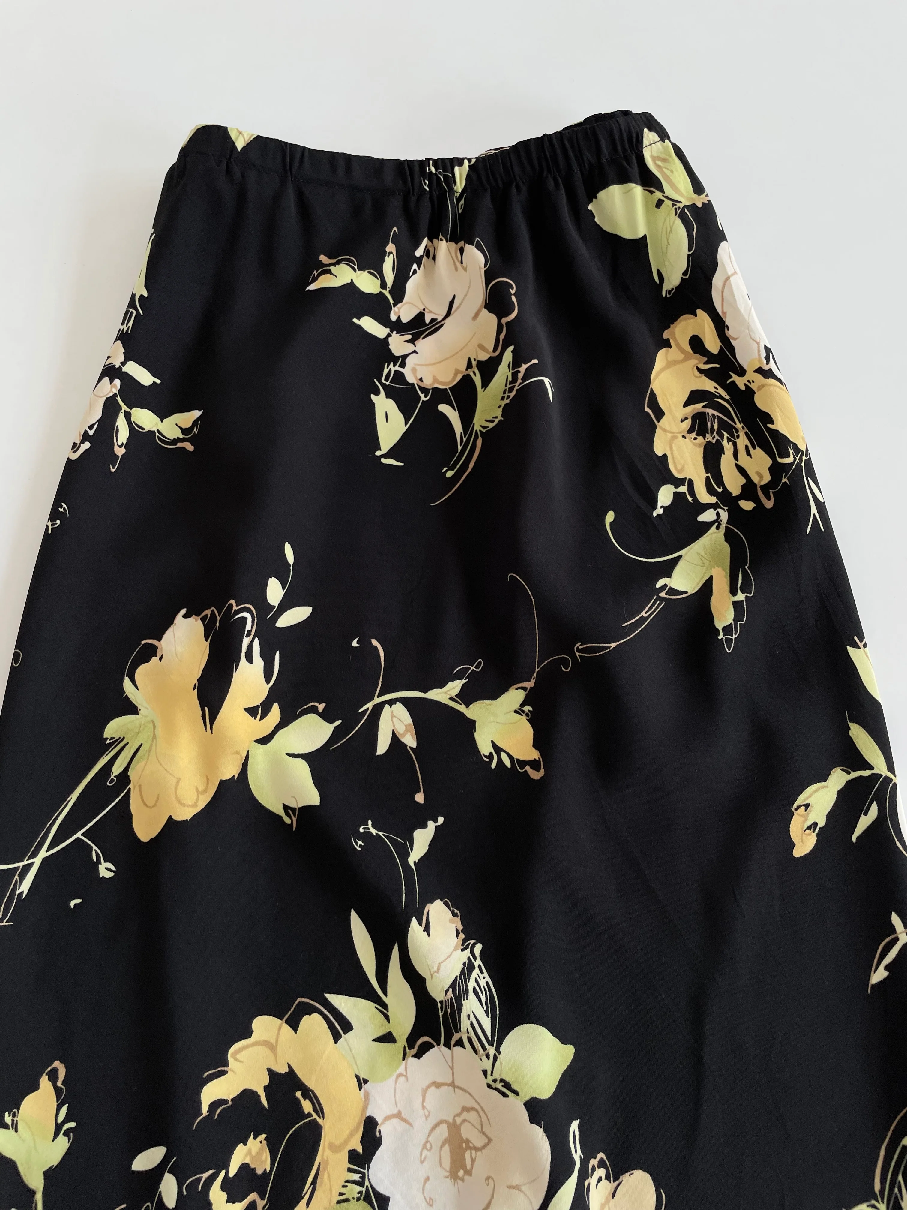 Floral Skirt-Waist 44 to 48 - Image 2