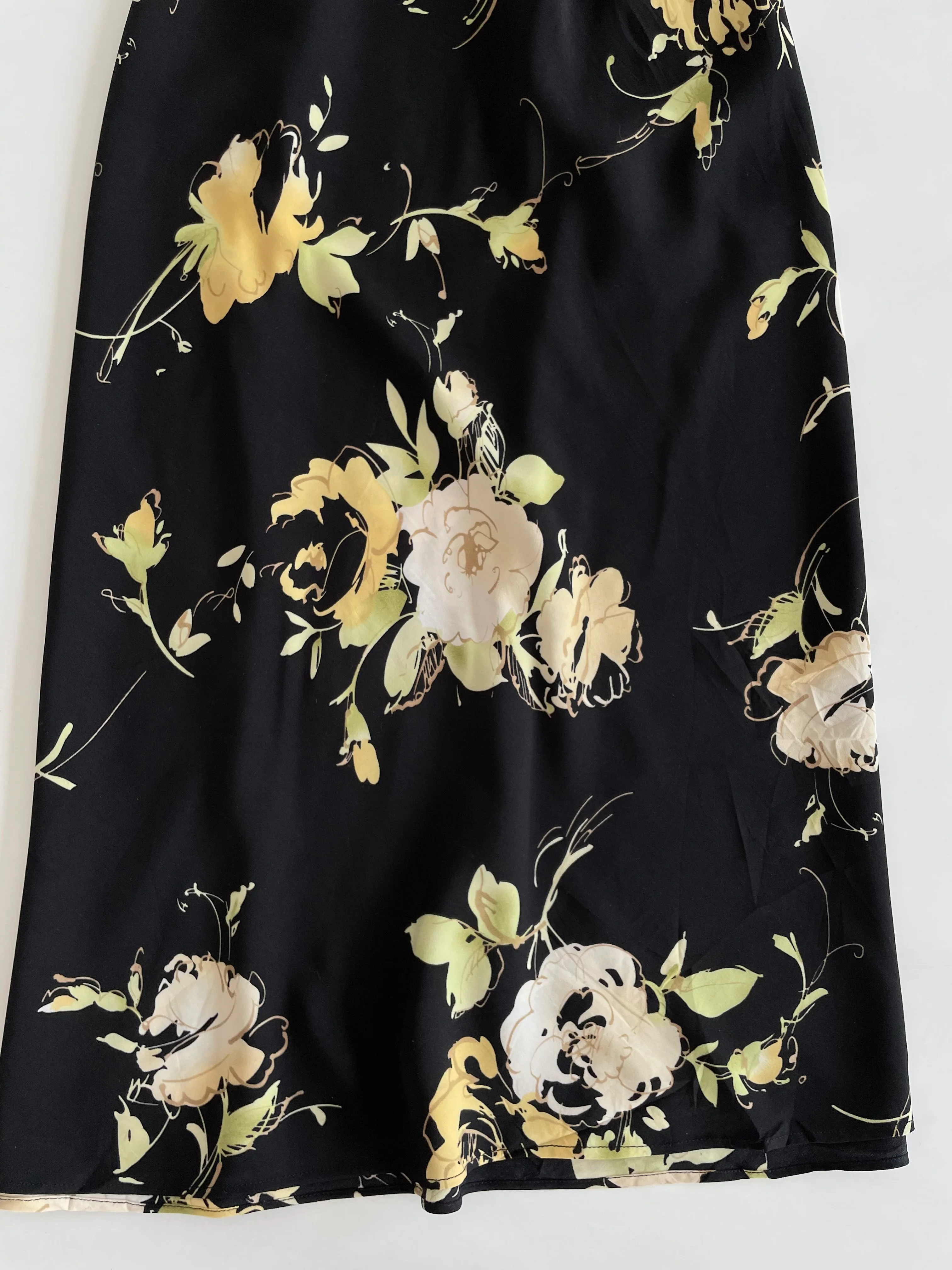 Floral Skirt-Waist 44 to 48 - Image 3