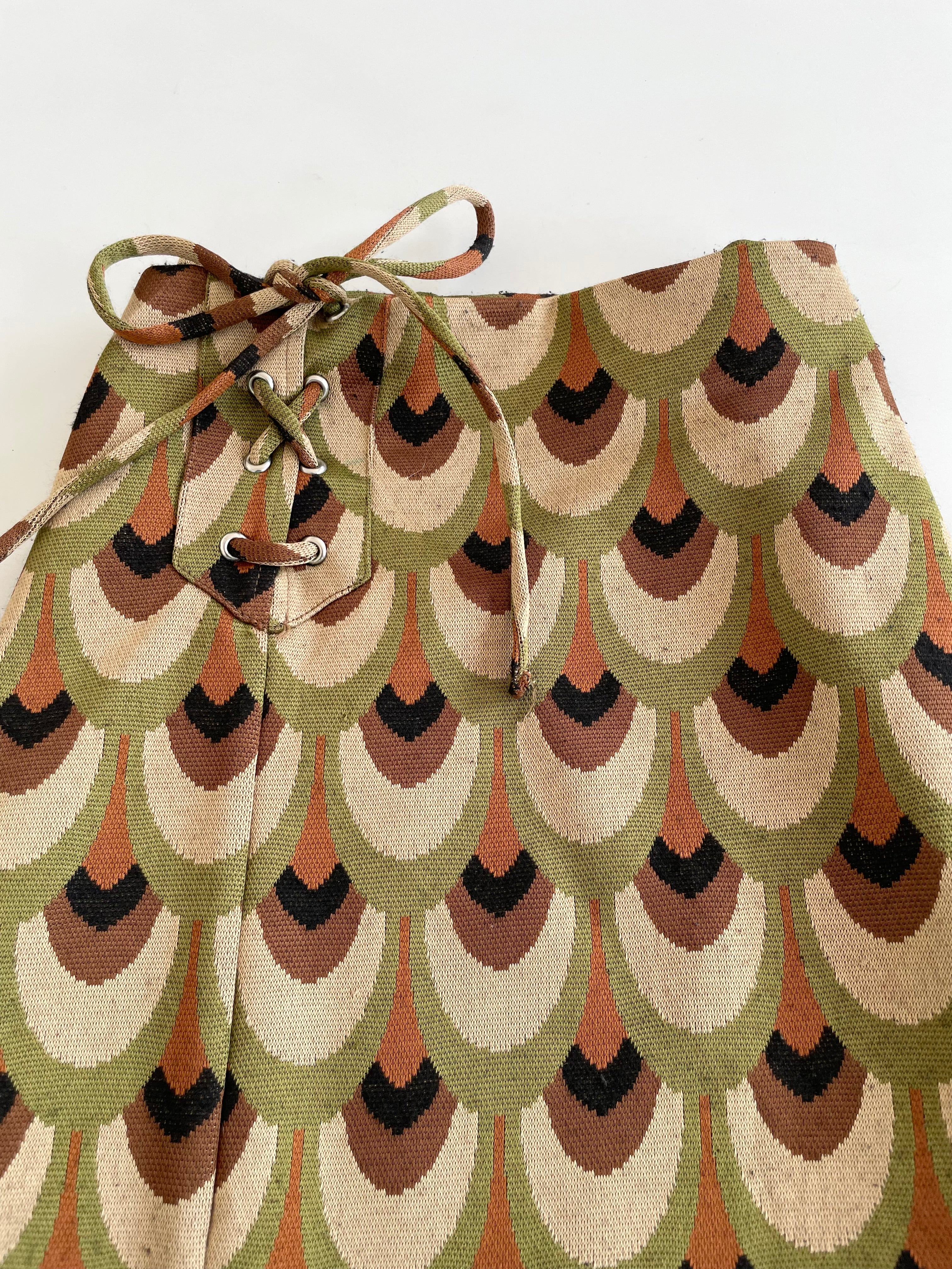 Bershka Skirt-Waist 32 - Image 3