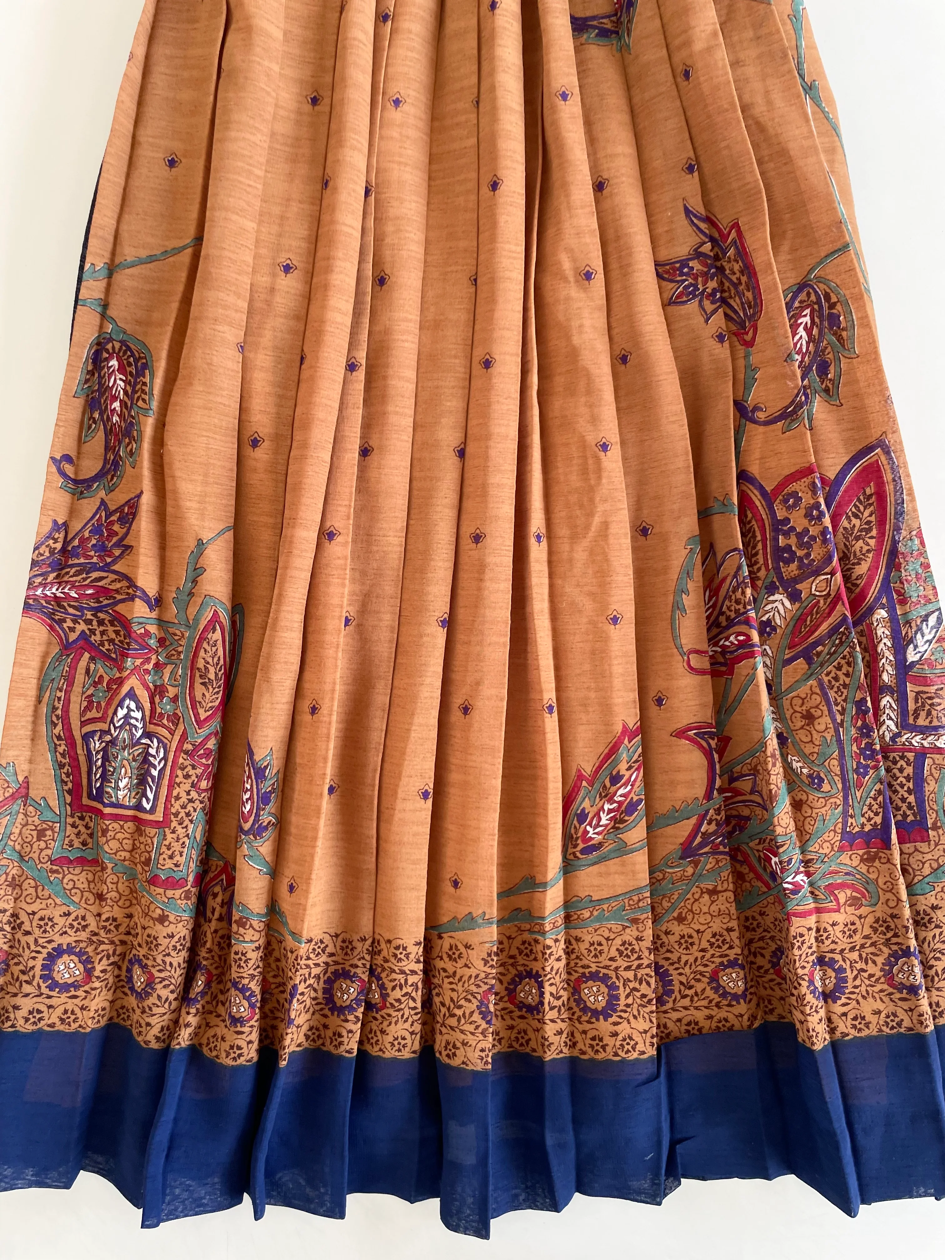 Vintage Skirt-Waist 26 to 30 - Image 3