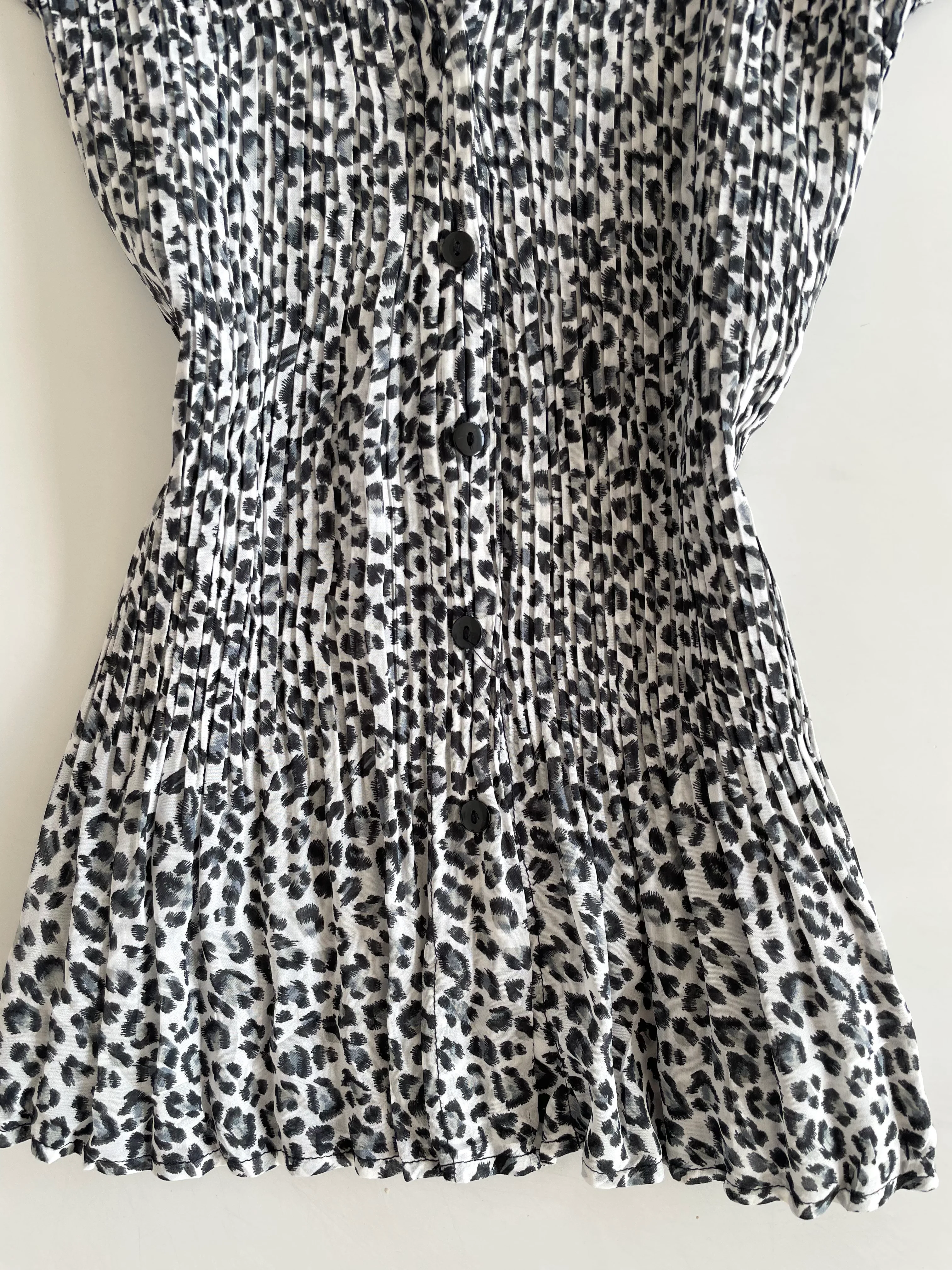 Vintage Pleated Top-Bust 38 to 42 - Image 3