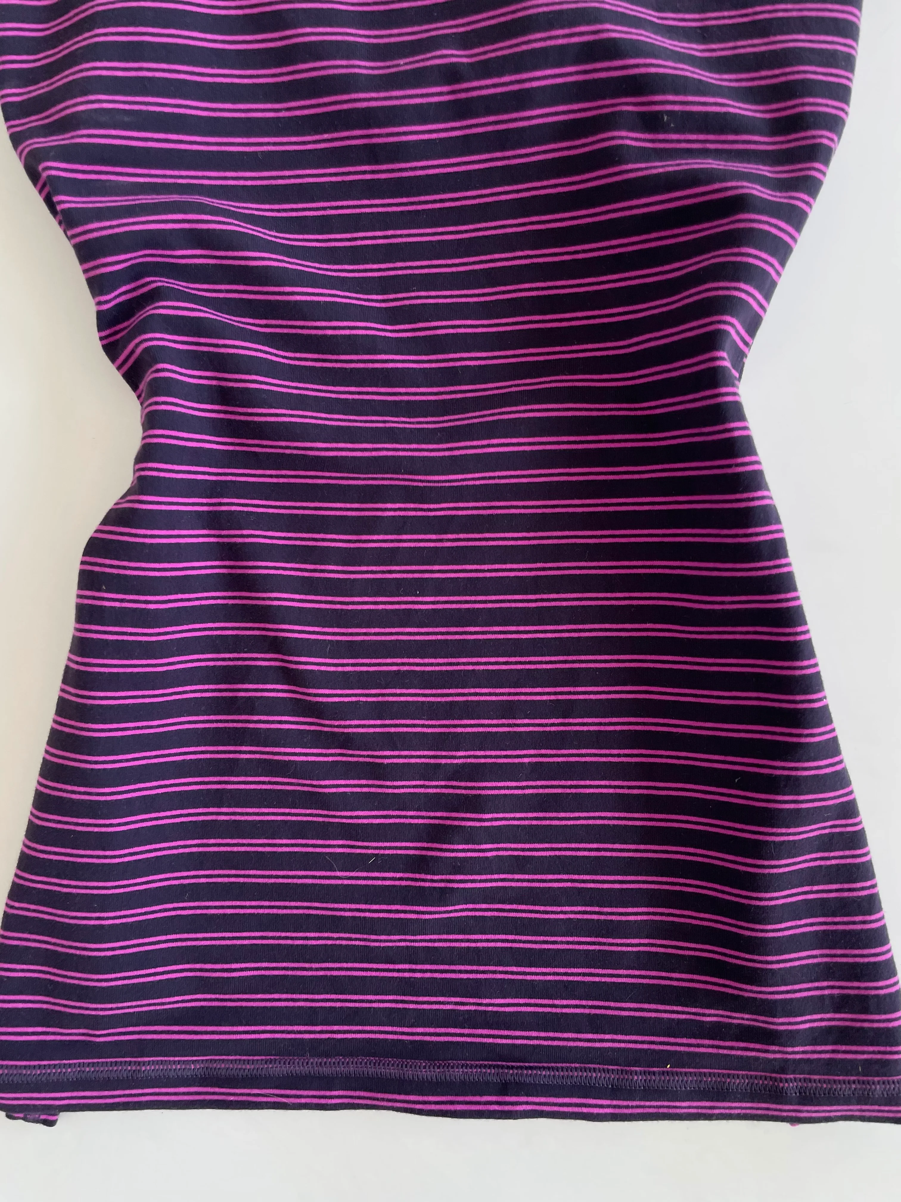 Lululemon Activewear Top-Bust 28 to 30 - Image 3
