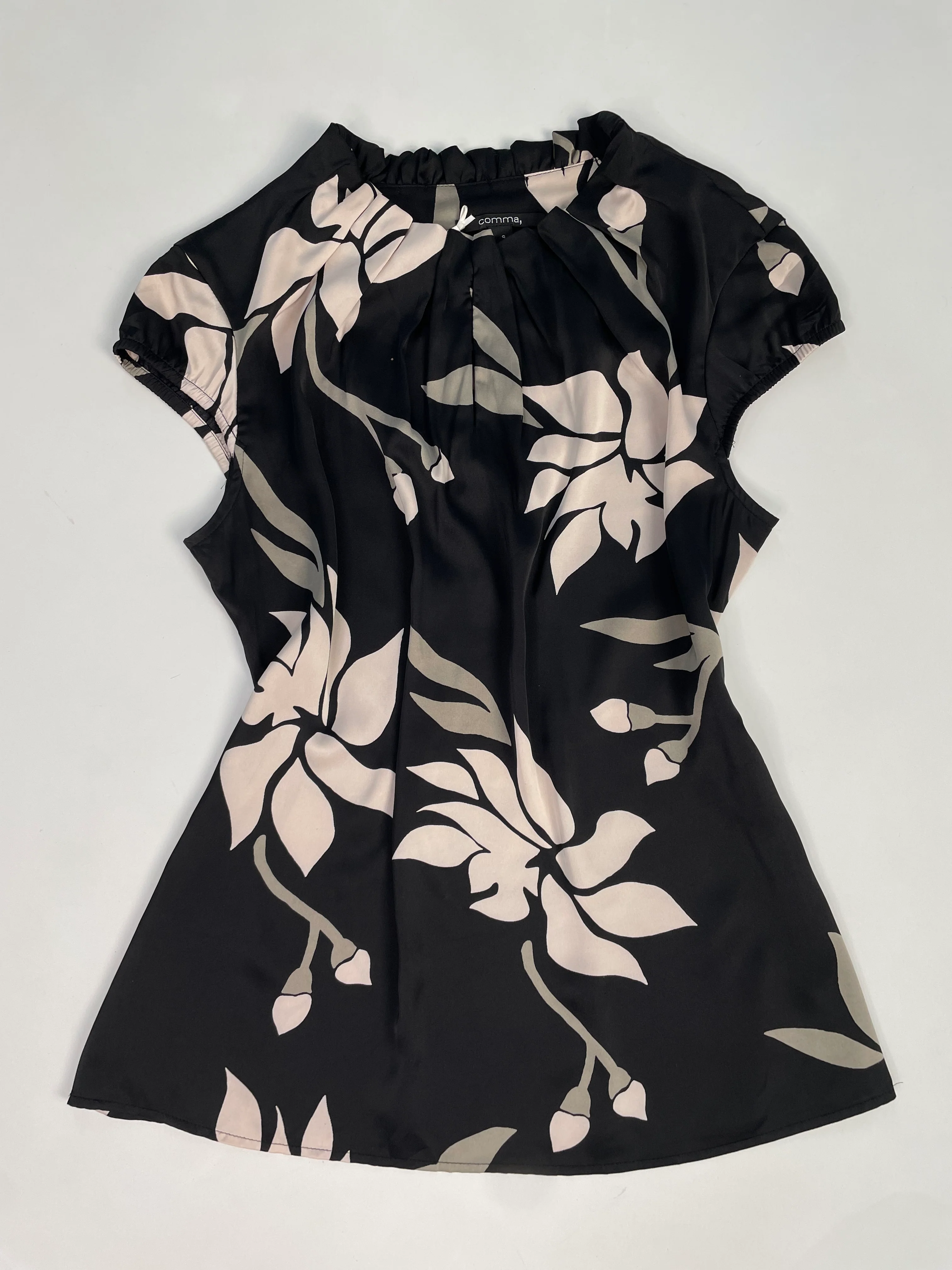 Comma Top-Bust 40