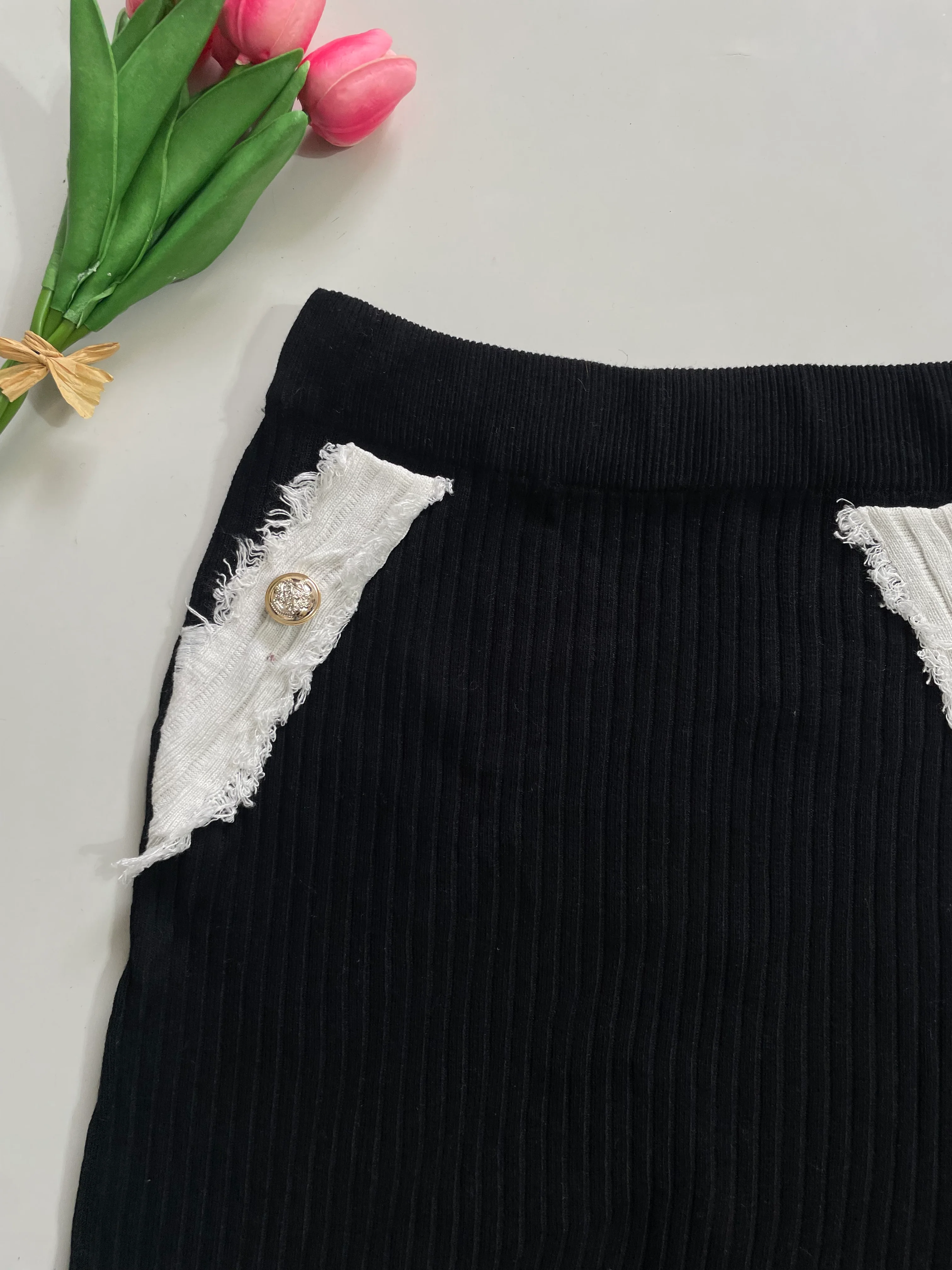 Black Tweed Skirt - Waist 24 to 28 - Image 2