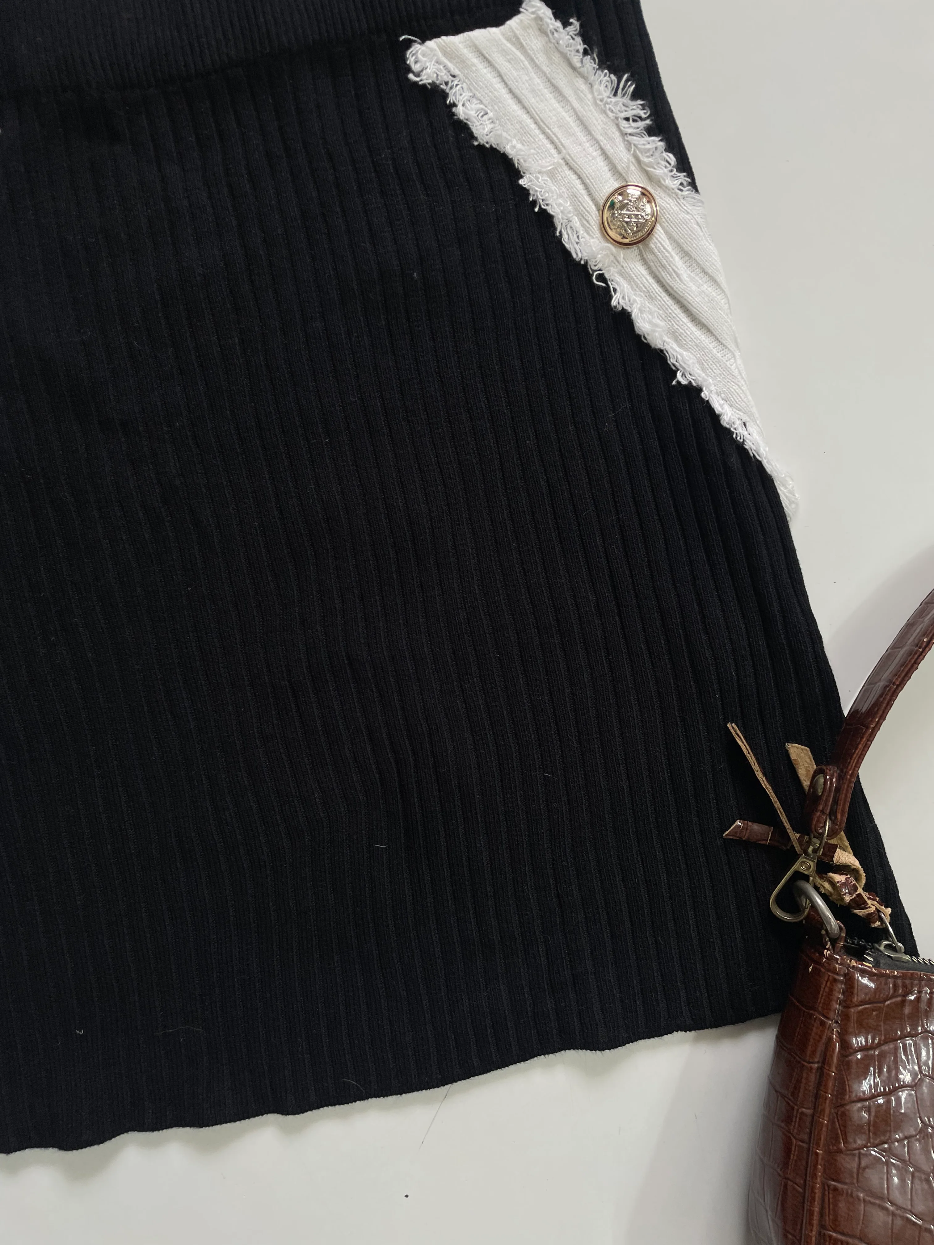 Black Tweed Skirt - Waist 24 to 28 - Image 3