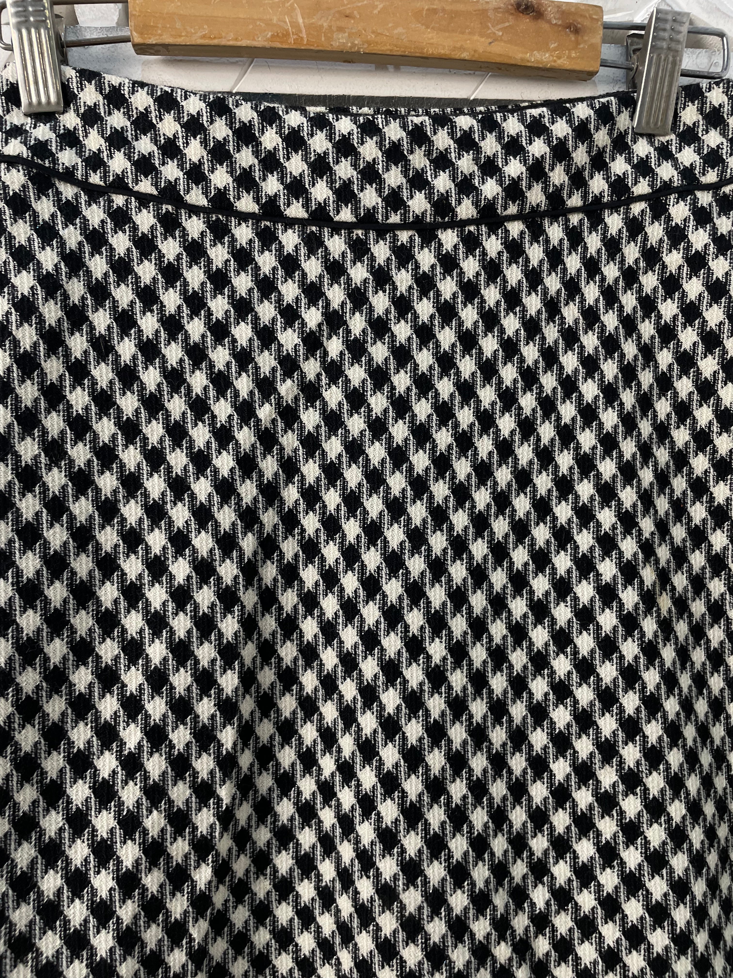 Crocodile Tweed Skirt-Waist 30 - Image 2