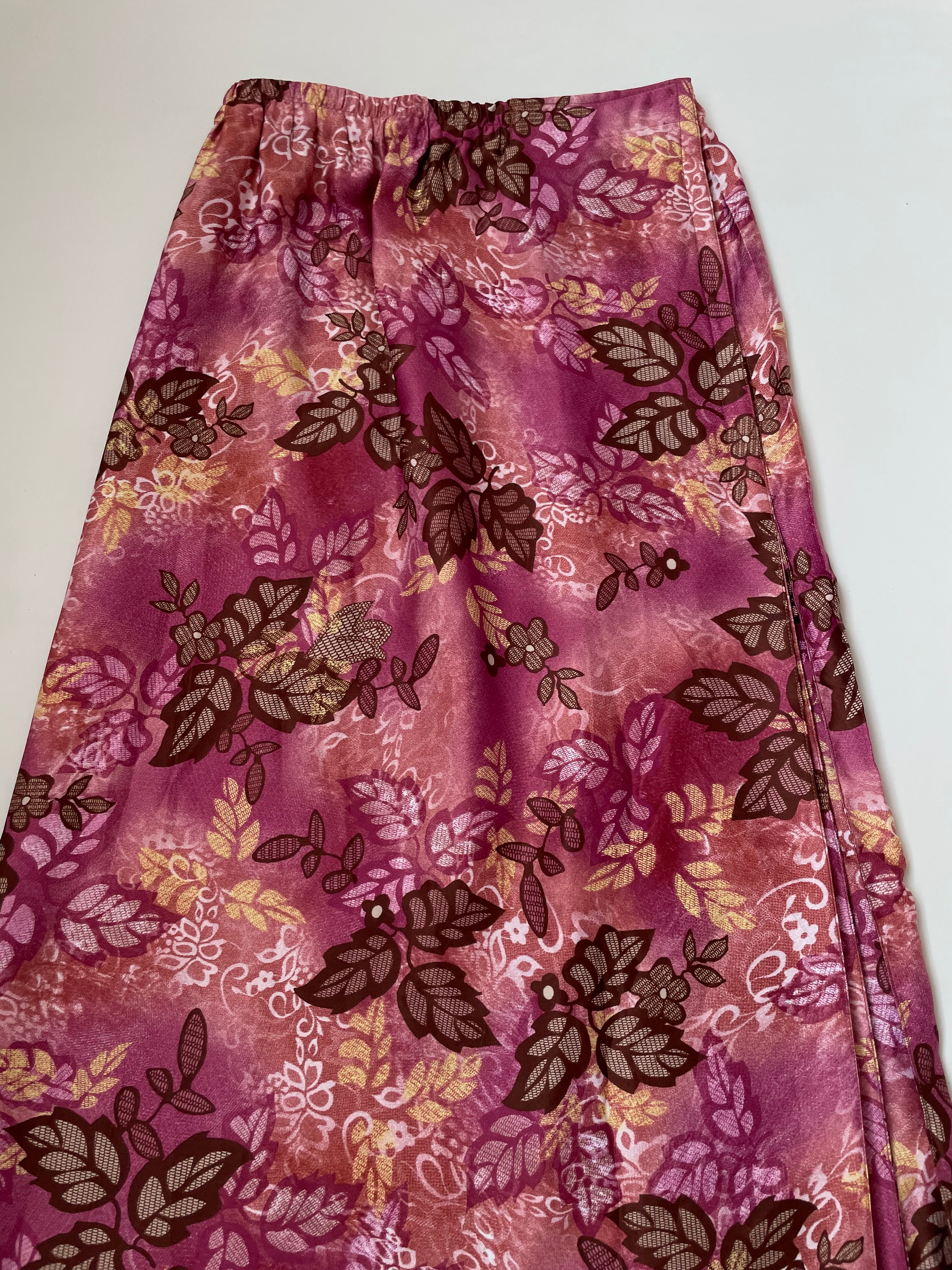 Vintage Long Skirt-Waist 28 to 30 - Image 2