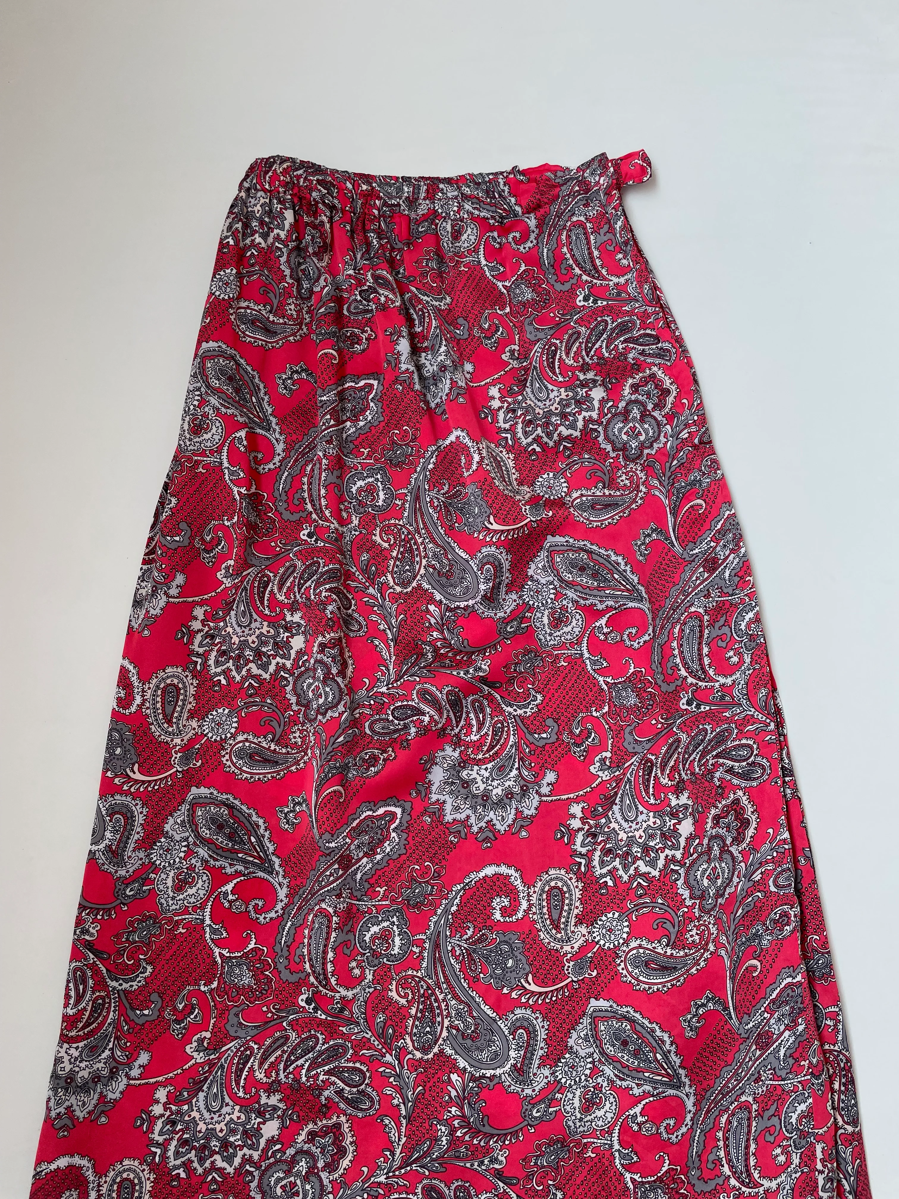 Vintage Long Skirt-Waist 28 to 30 - Image 2