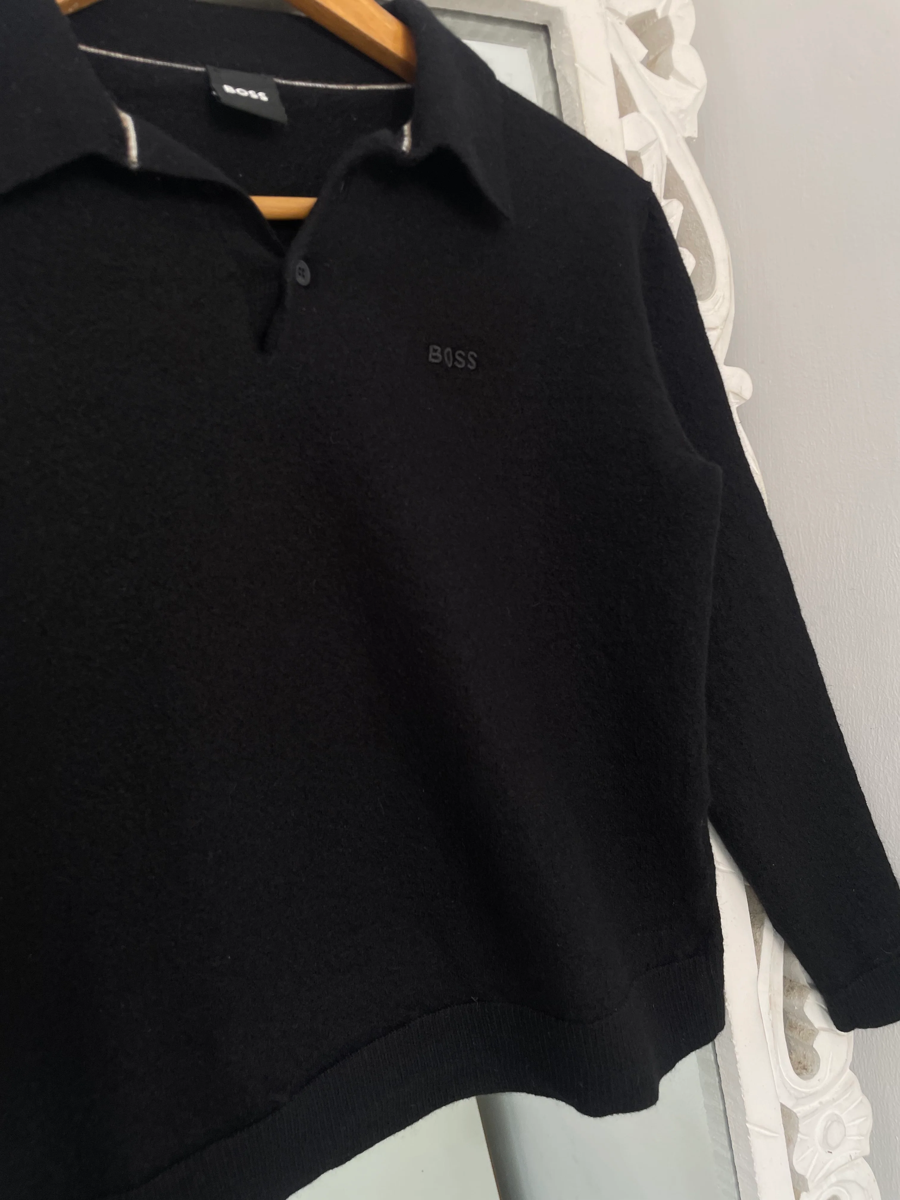 Hugo Boss 100% Virgin Wool Vintage Sweater-Chest 36 - Image 3