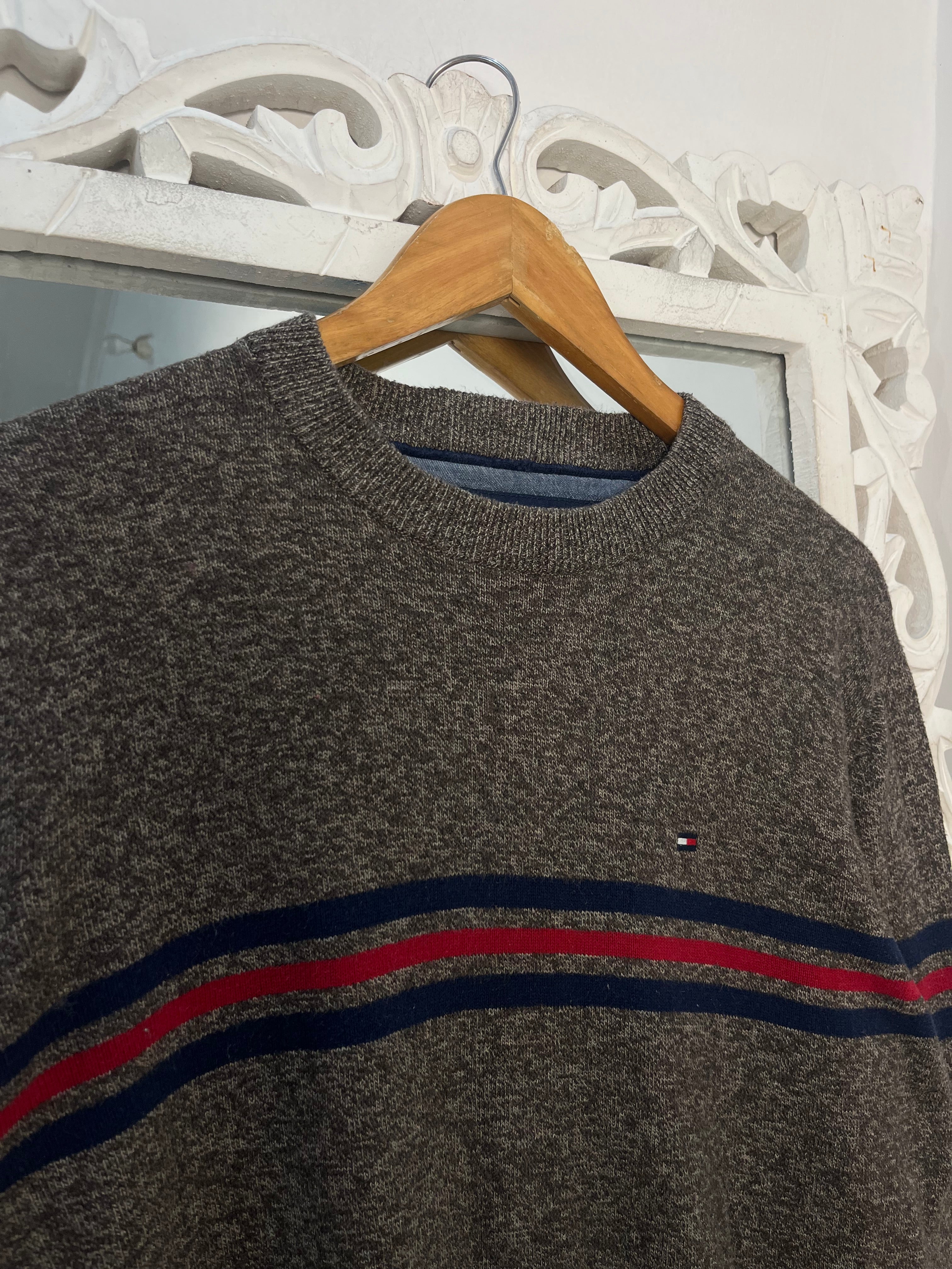 Vintage Tommy Hilfiger Sweater-Chest 44 - Image 2