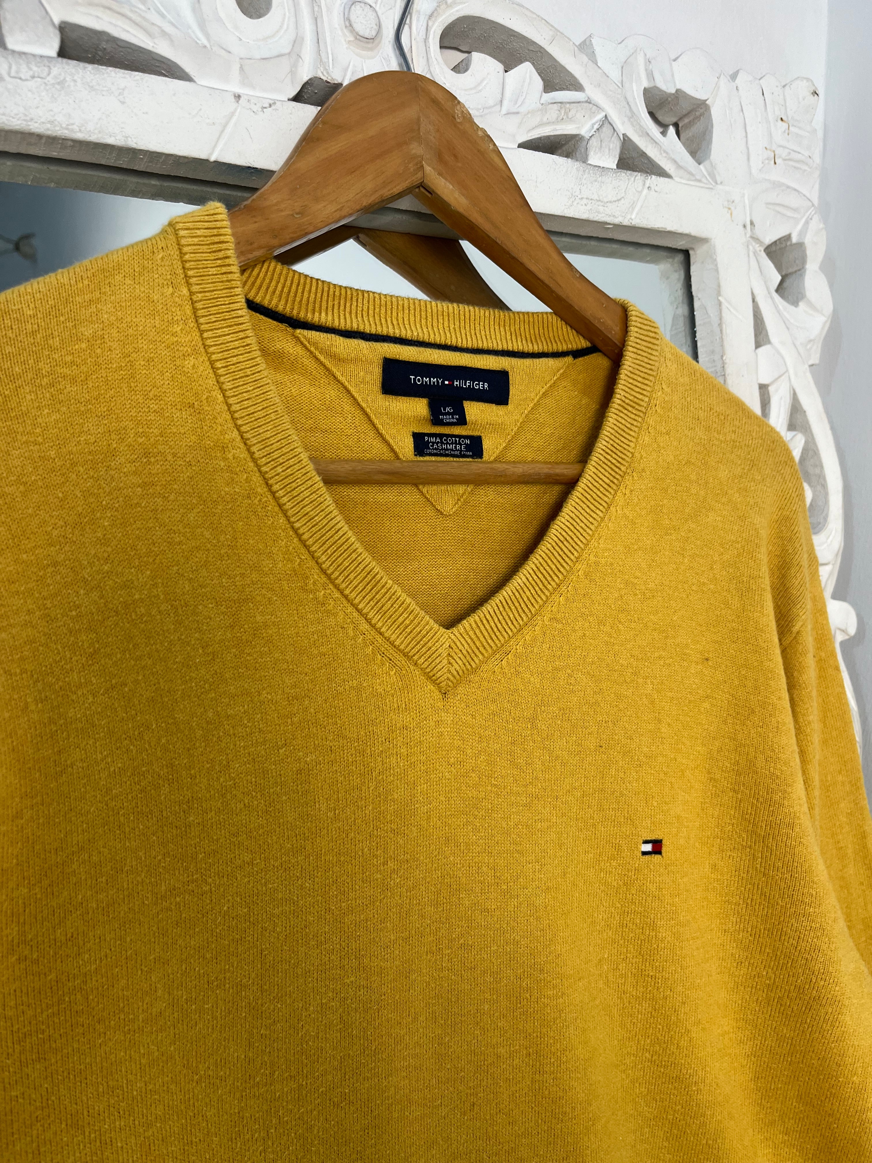 Vintage Tommy Hilfiger Sweater-Chest 42 - Image 2
