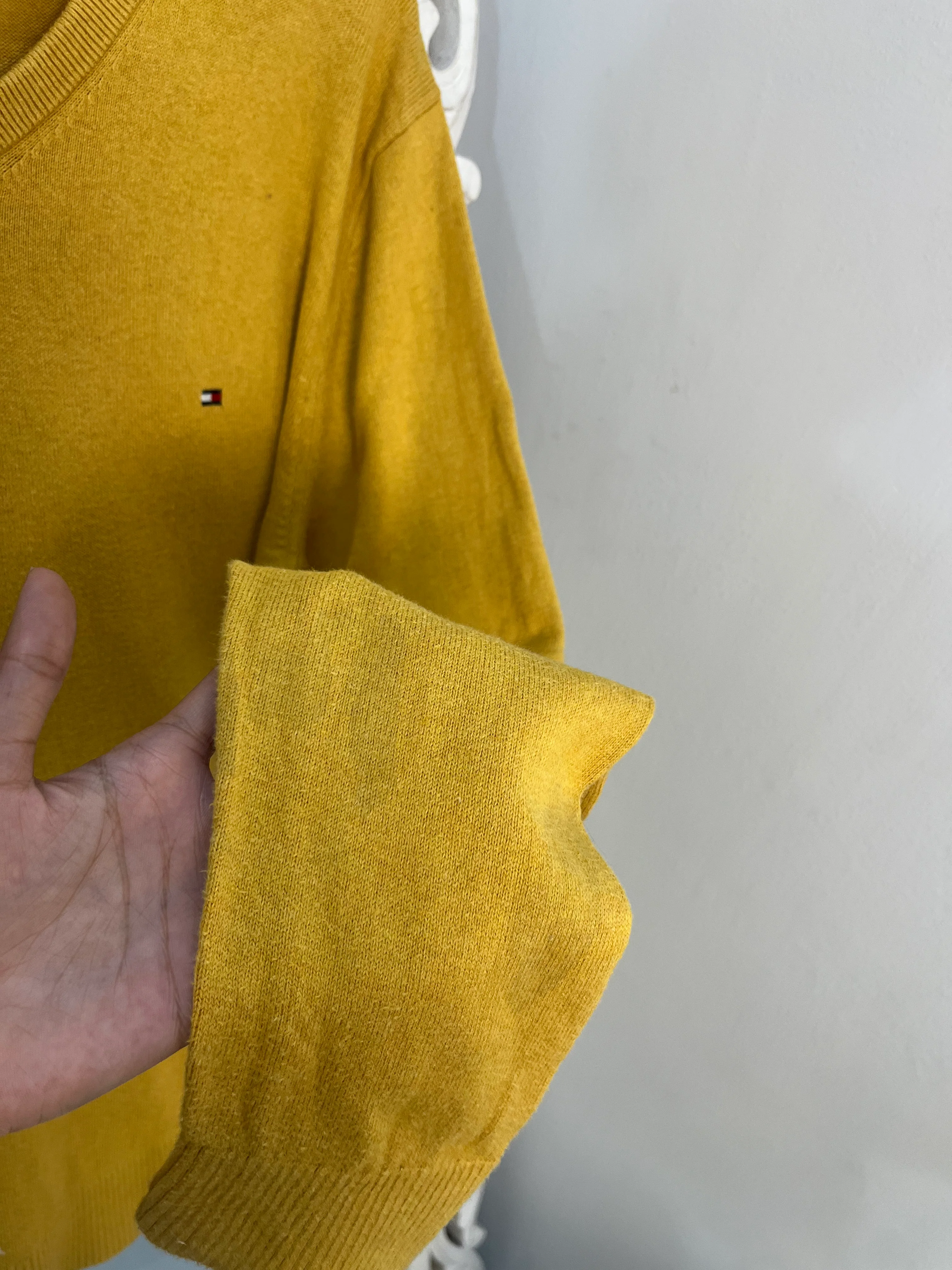 Vintage Tommy Hilfiger Sweater-Chest 42 - Image 3