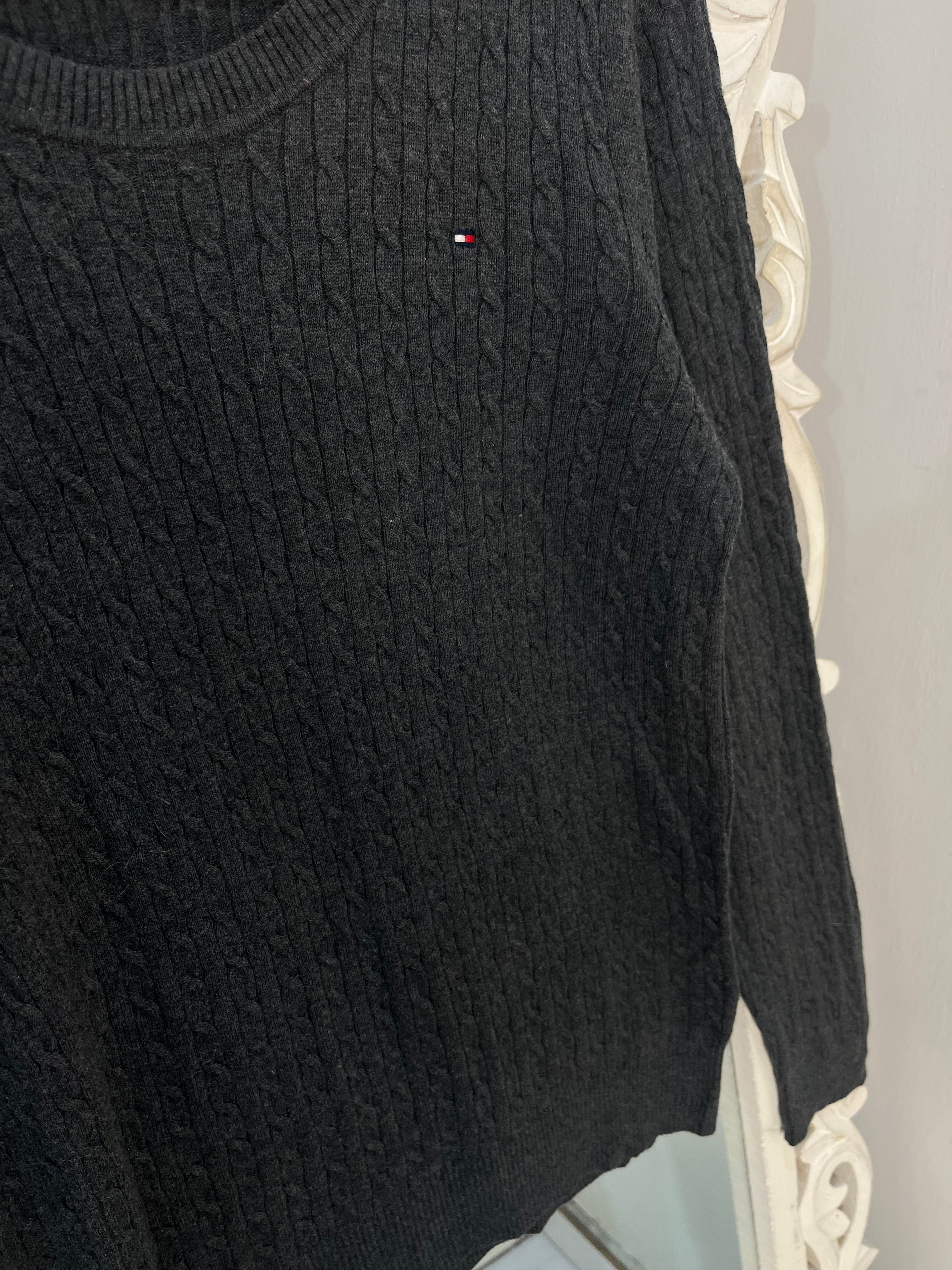 Vintage Tommy Hilfiger Sweater-Chest 38 to 40 - Image 3