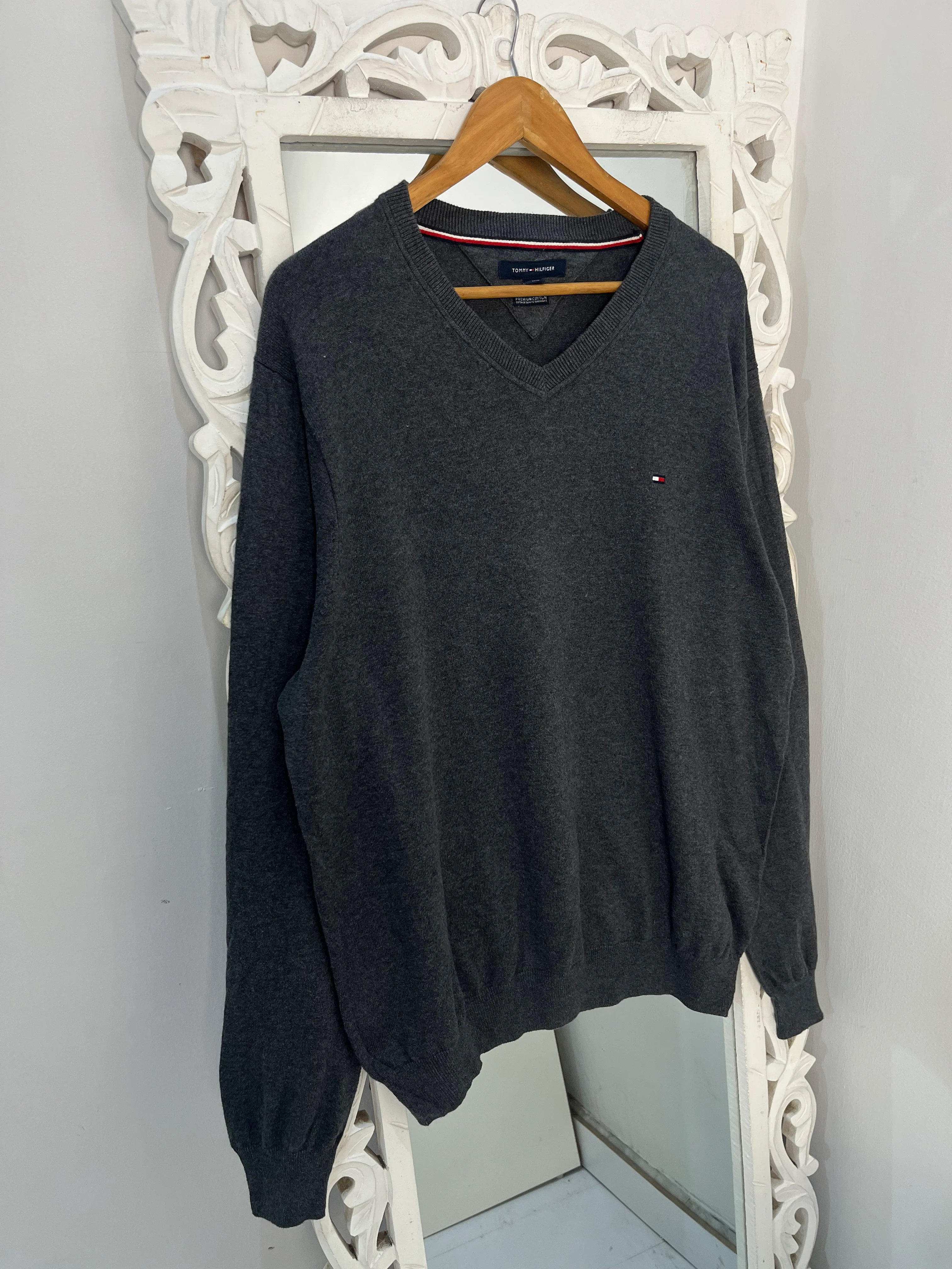 Vintage Tommy Hilfiger Sweater-Chest