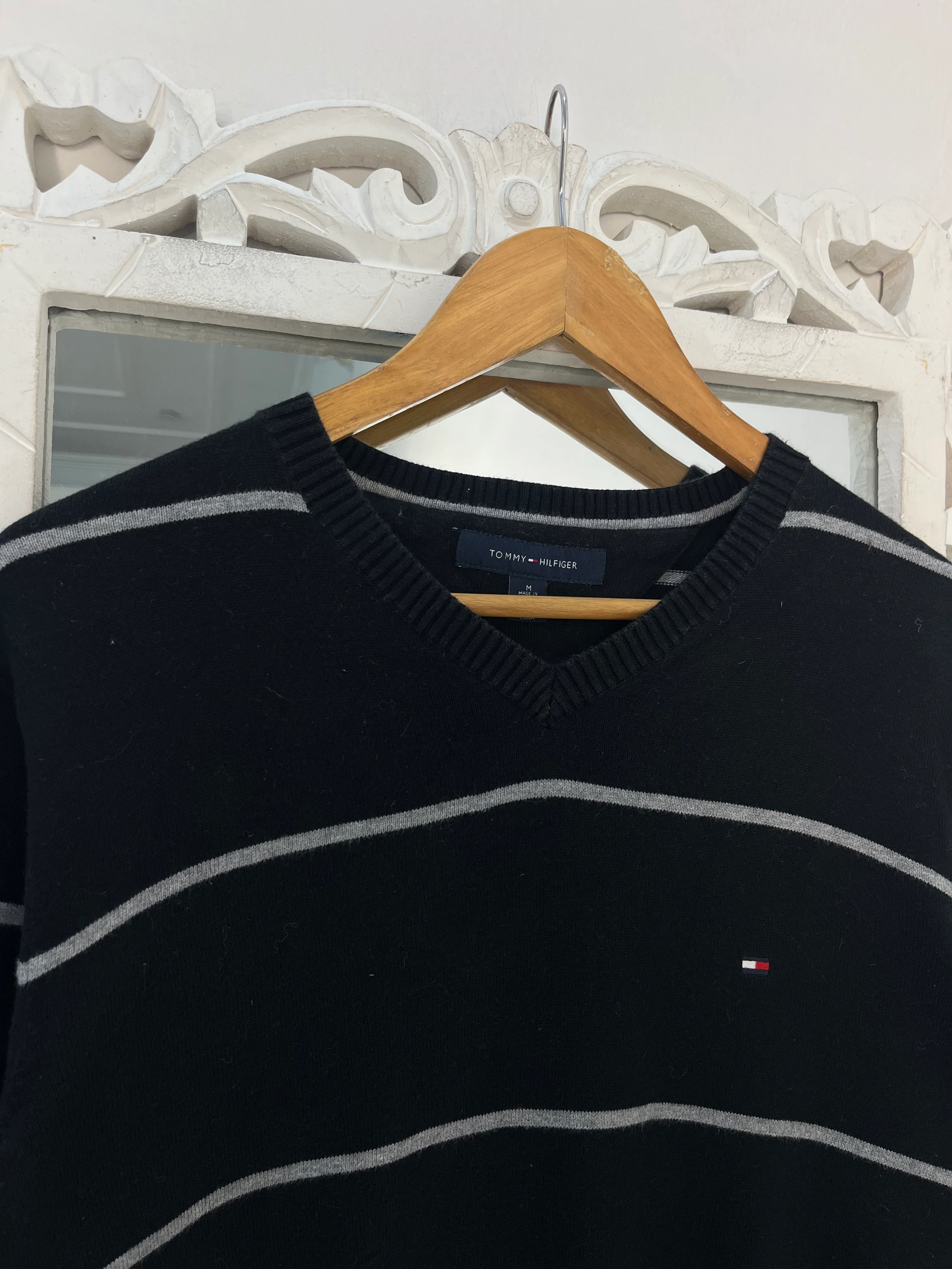 Vintage Tommy Hilfiger Sweater-Chest 42 - Image 2