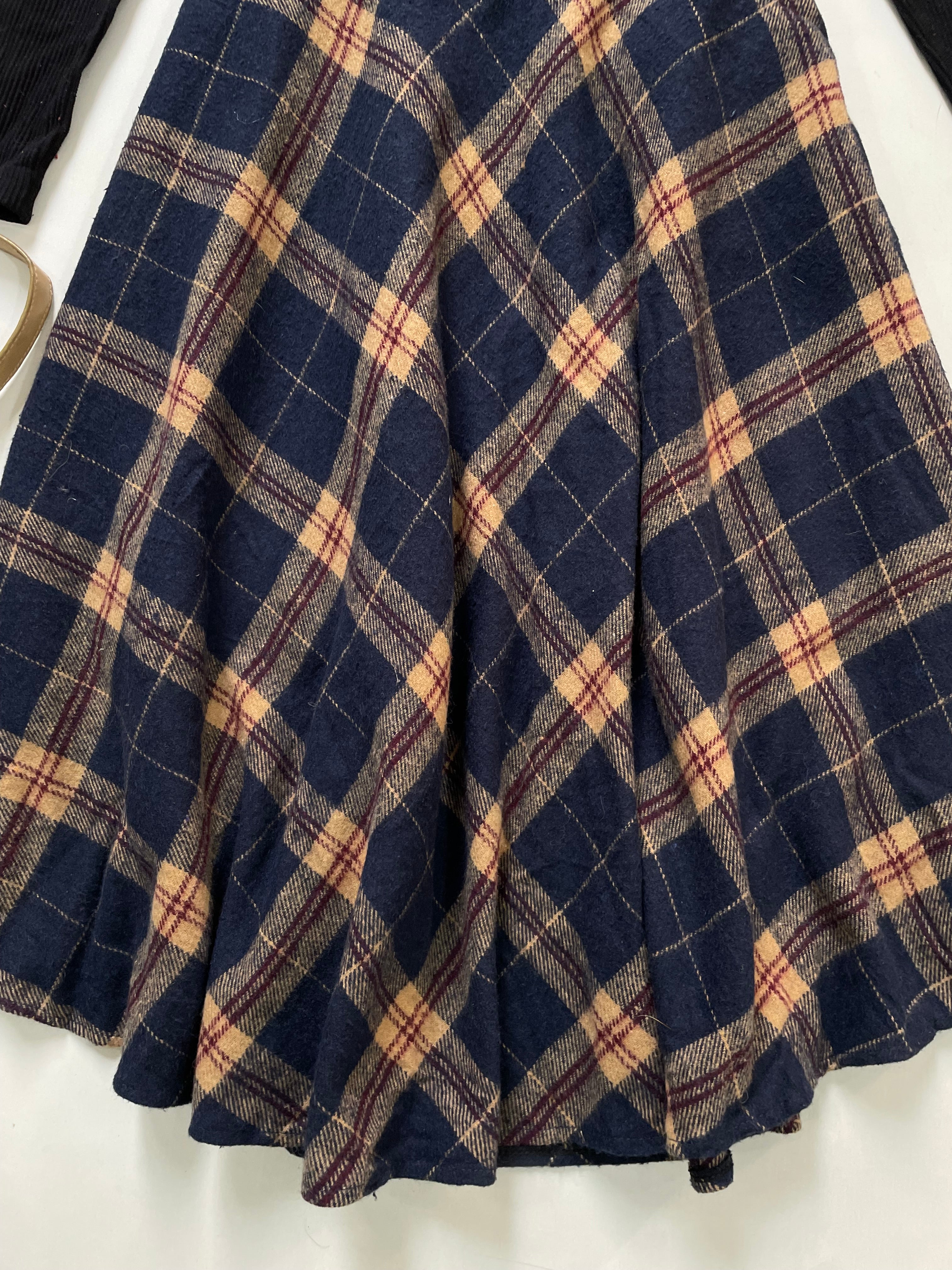 Vintage Warm Tweed Skirt-Waist 24 to 26 - Image 2